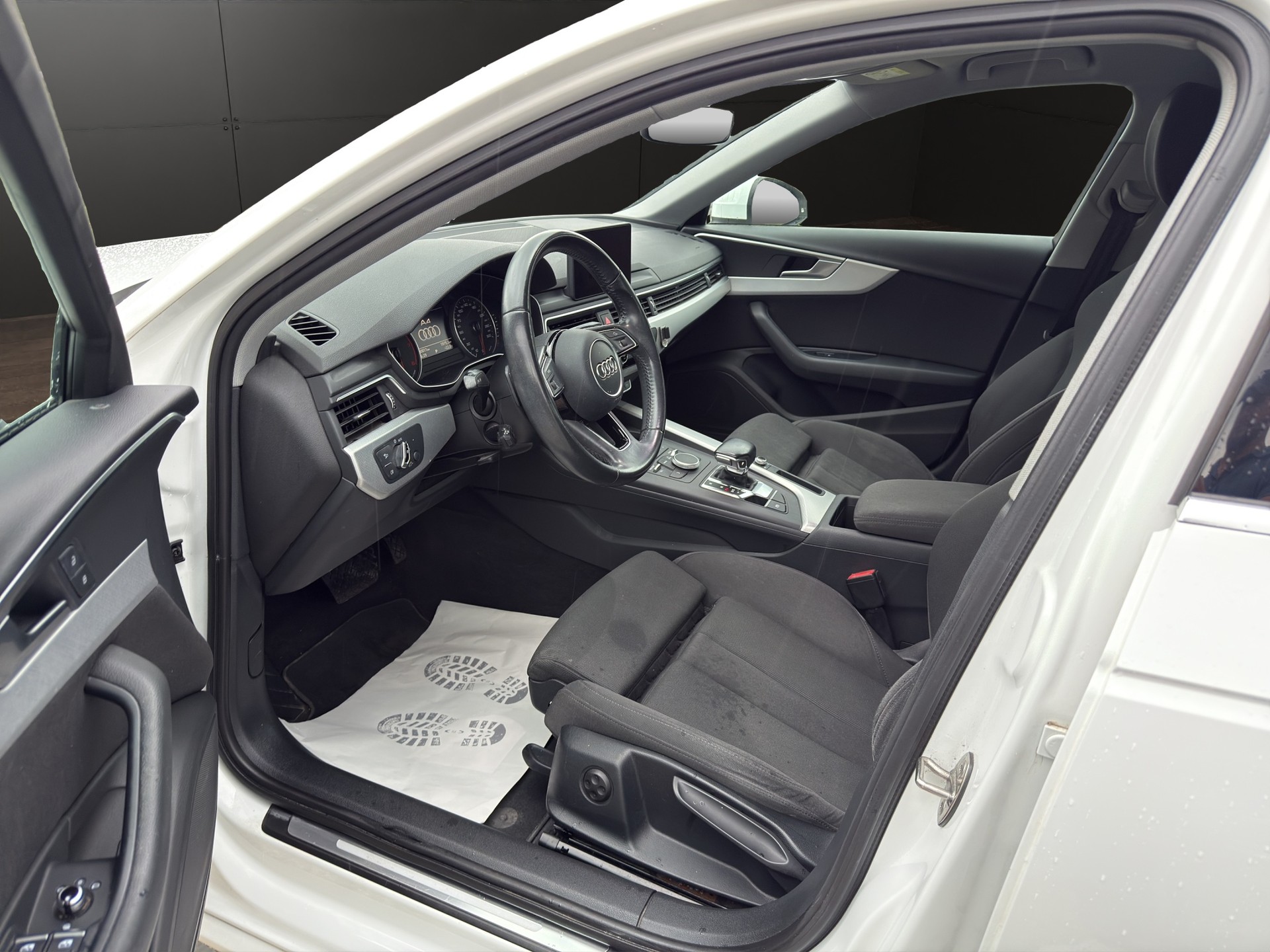 AUDI A4 Limousine 2.0 TFSI Sport S-tronic-image-11