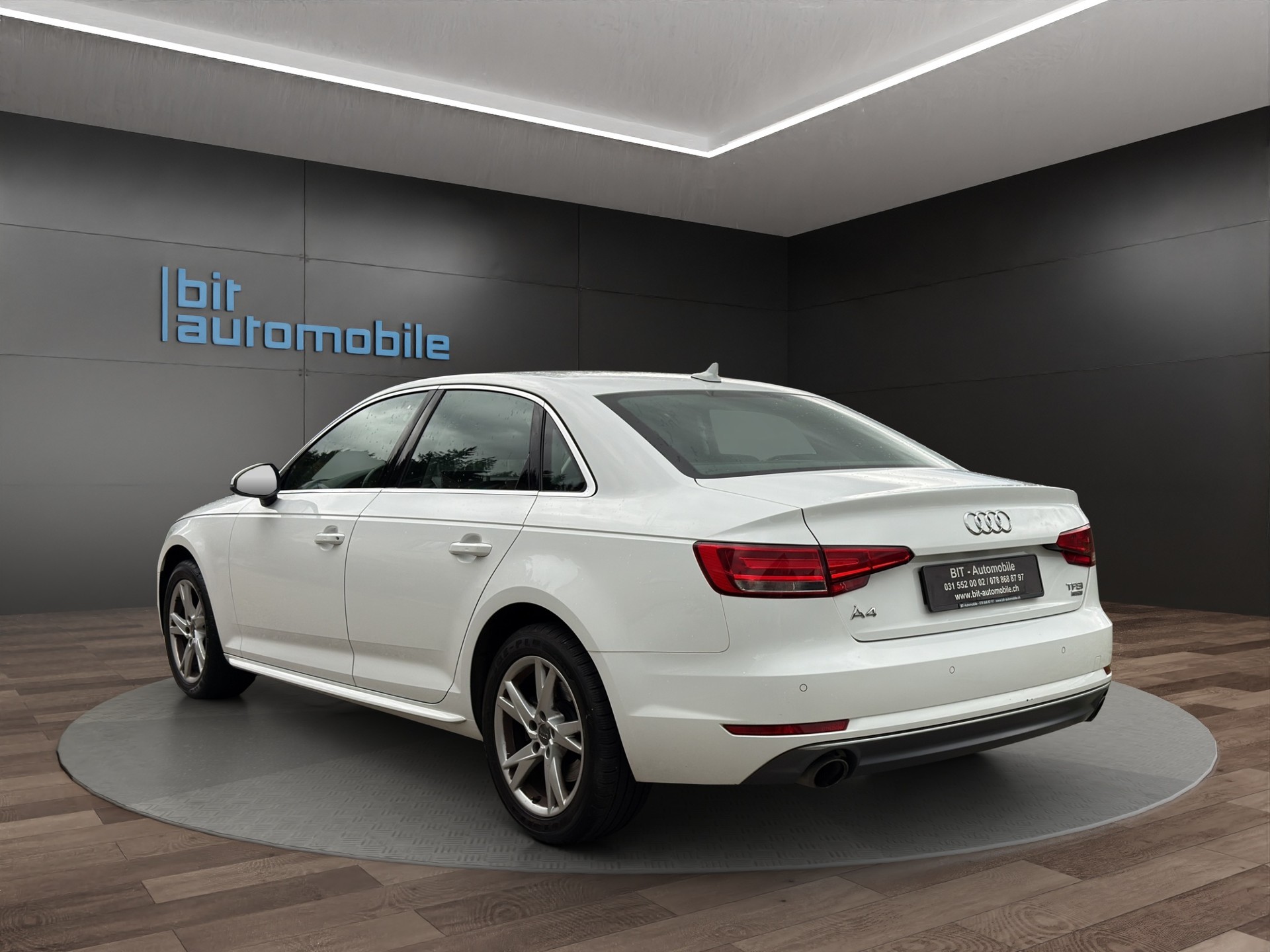 AUDI A4 Limousine 2.0 TFSI Sport S-tronic-image-4