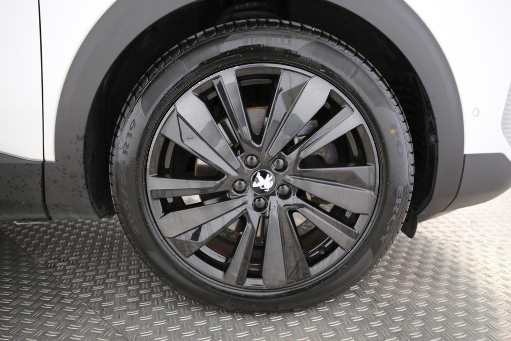PEUGEOT 3008 1.6 Plug-in Hybrid4 GT Pack-image-13