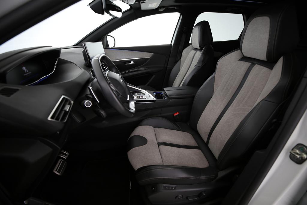PEUGEOT 3008 1.6 Plug-in Hybrid4 GT Pack-image-3