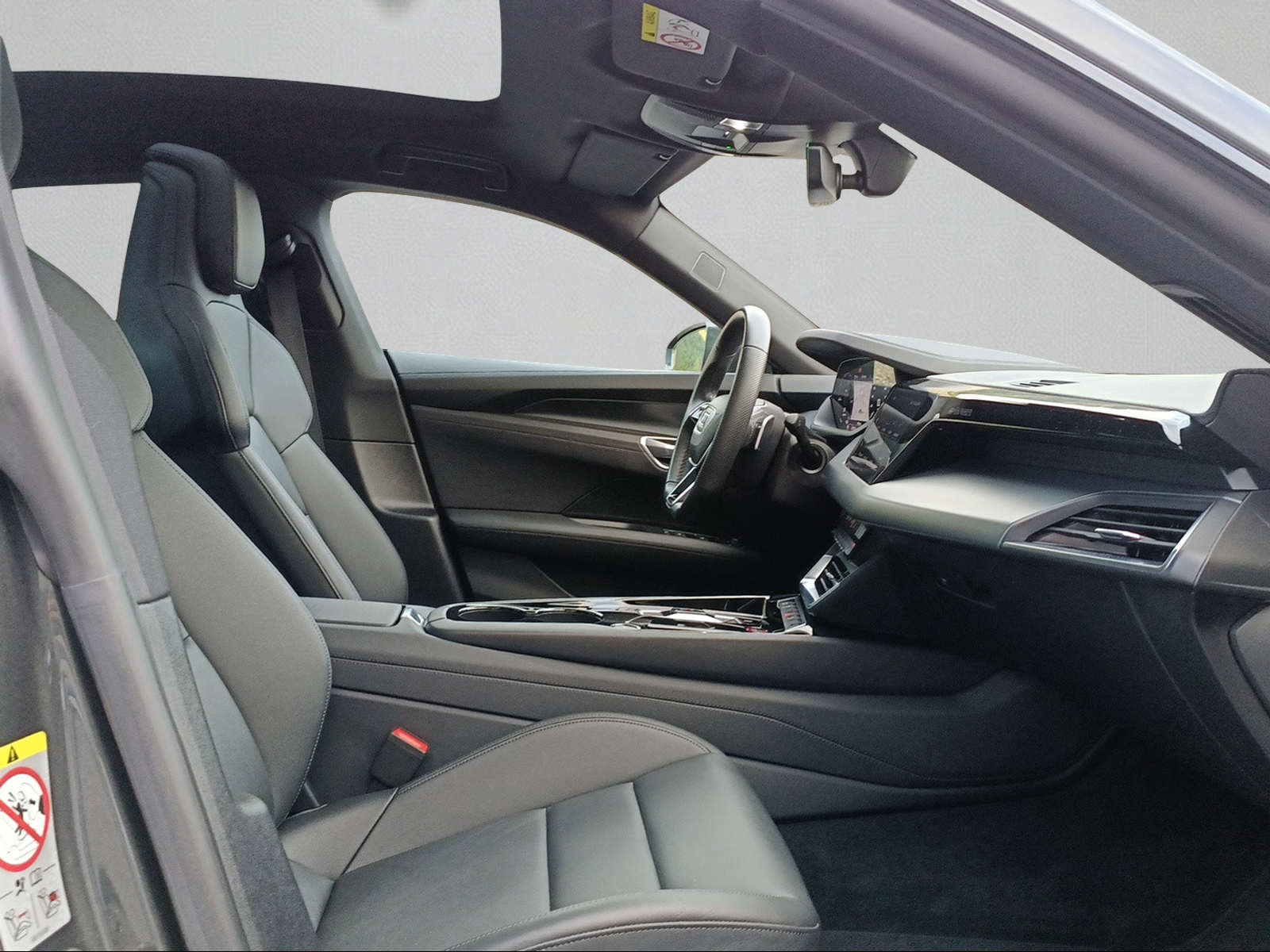 AUDI e-tron GT quattro-image-15