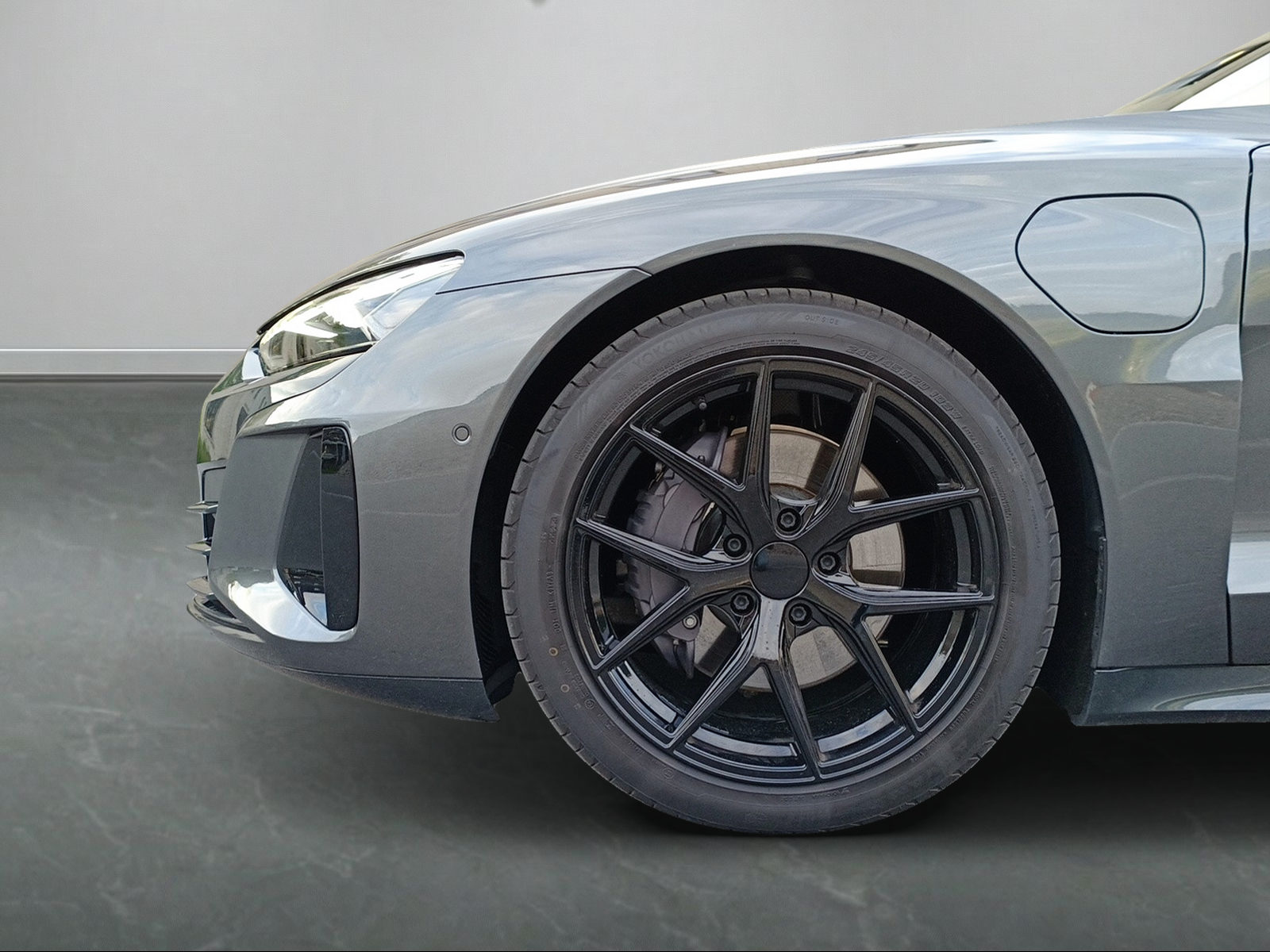AUDI e-tron GT quattro-image-11