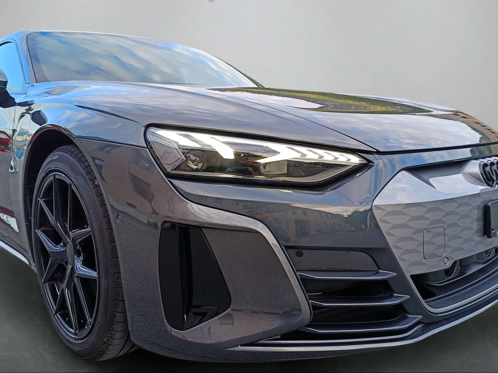 AUDI e-tron GT quattro-image-10