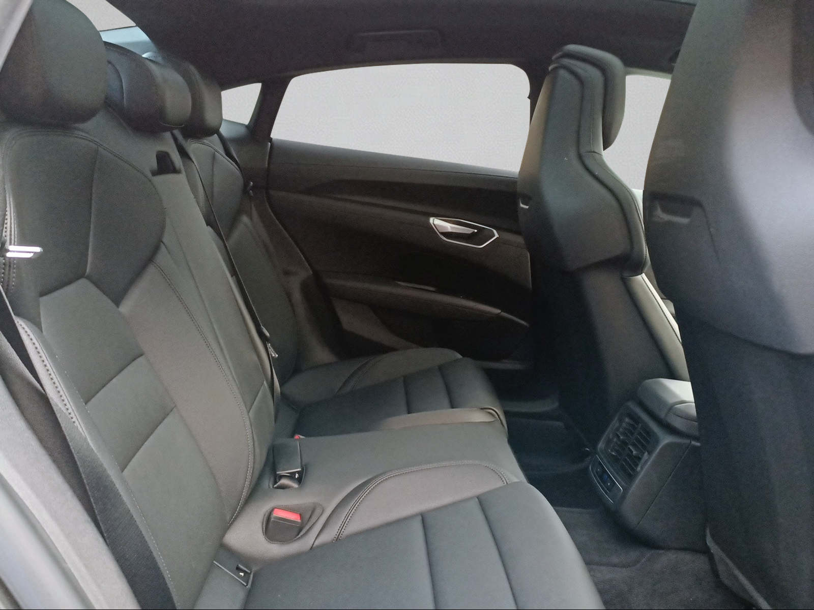 AUDI e-tron GT quattro-image-19