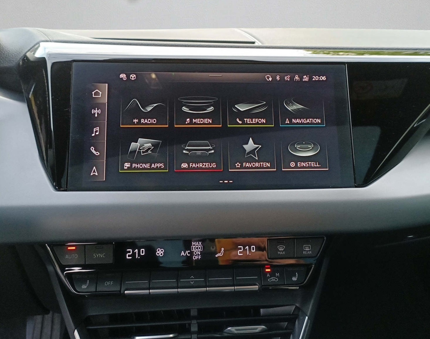 AUDI e-tron GT quattro-image-22