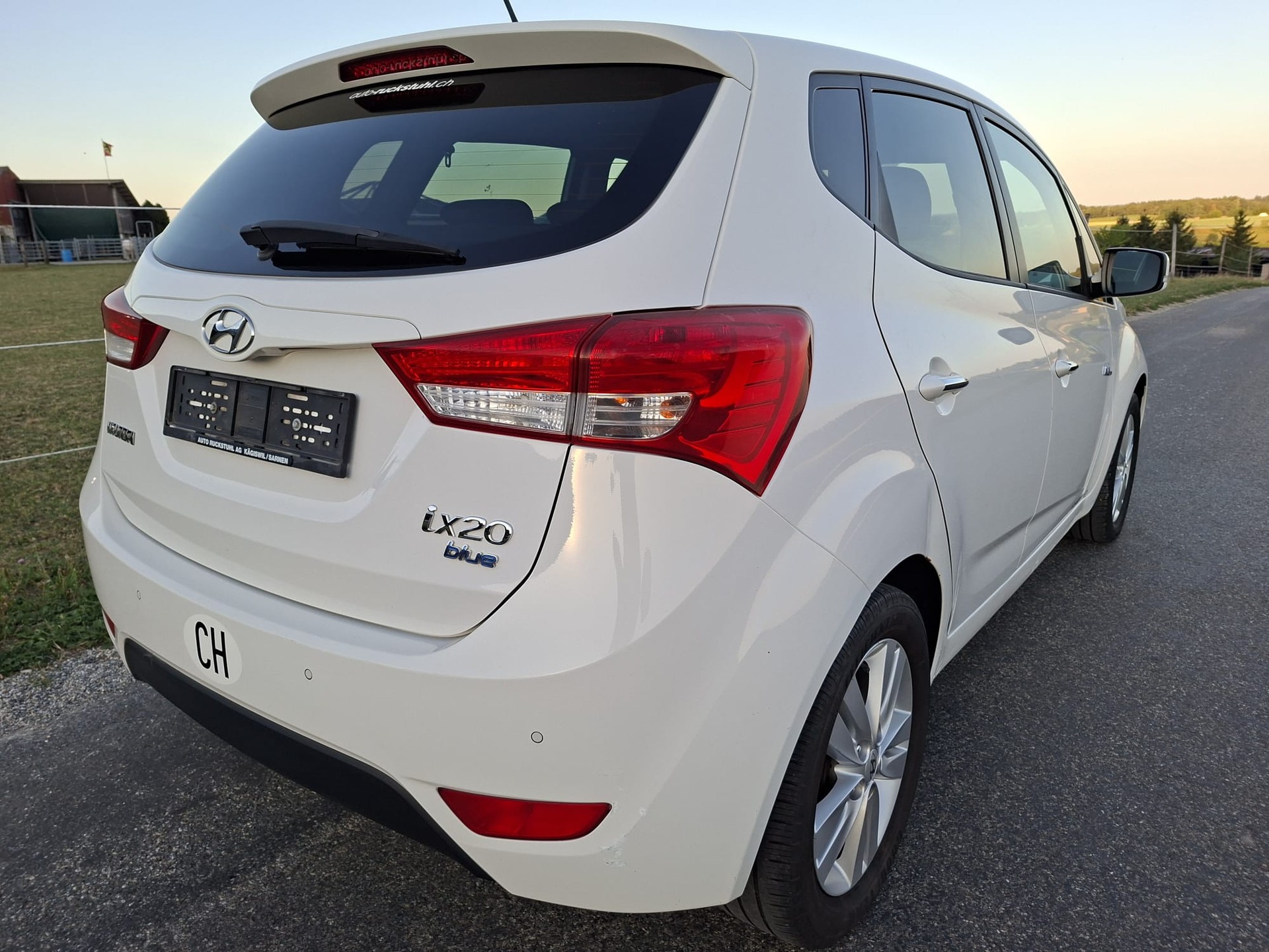 HYUNDAI iX20 1.6 Premium-image-7