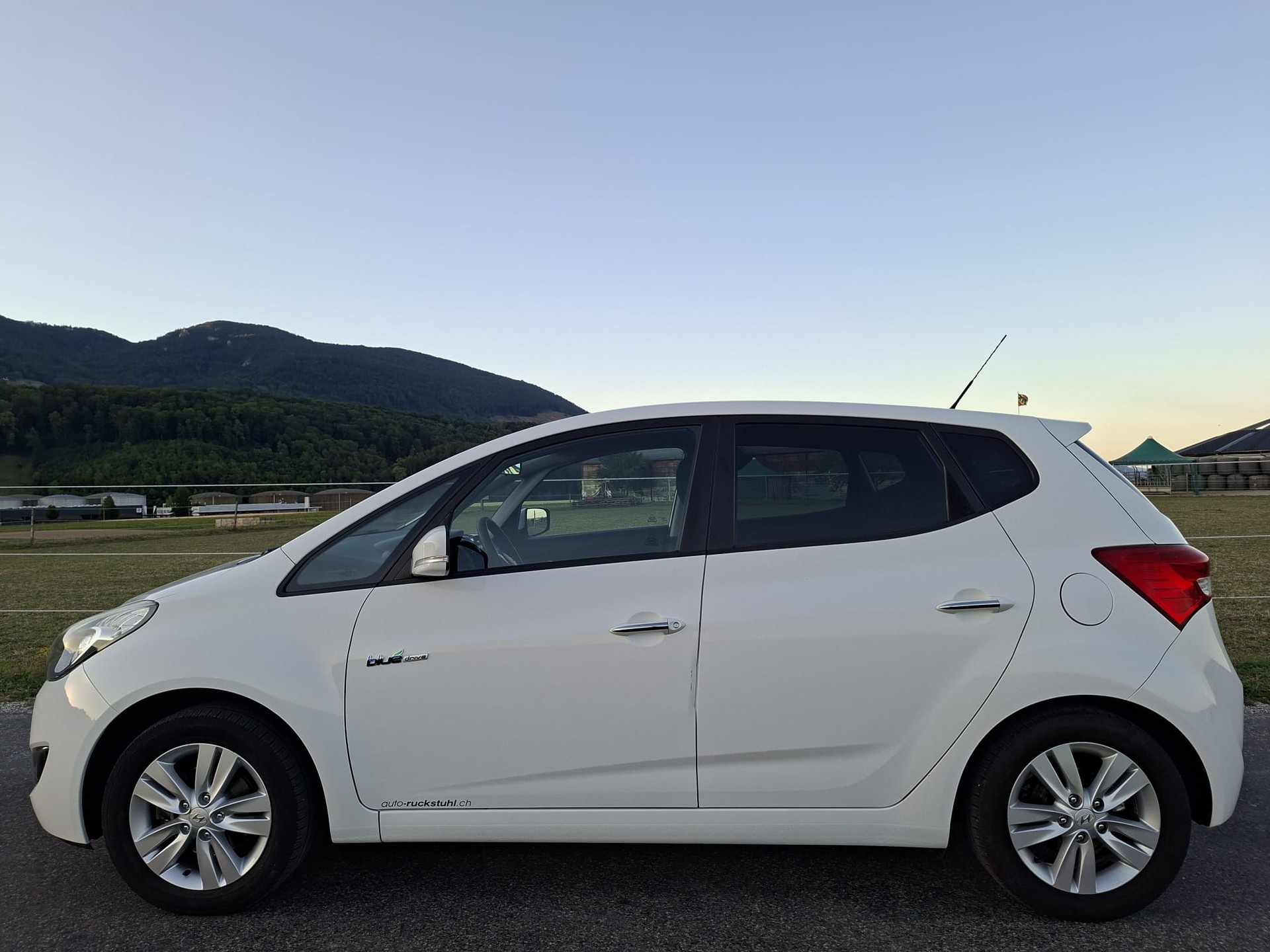 HYUNDAI iX20 1.6 Premium-image-3
