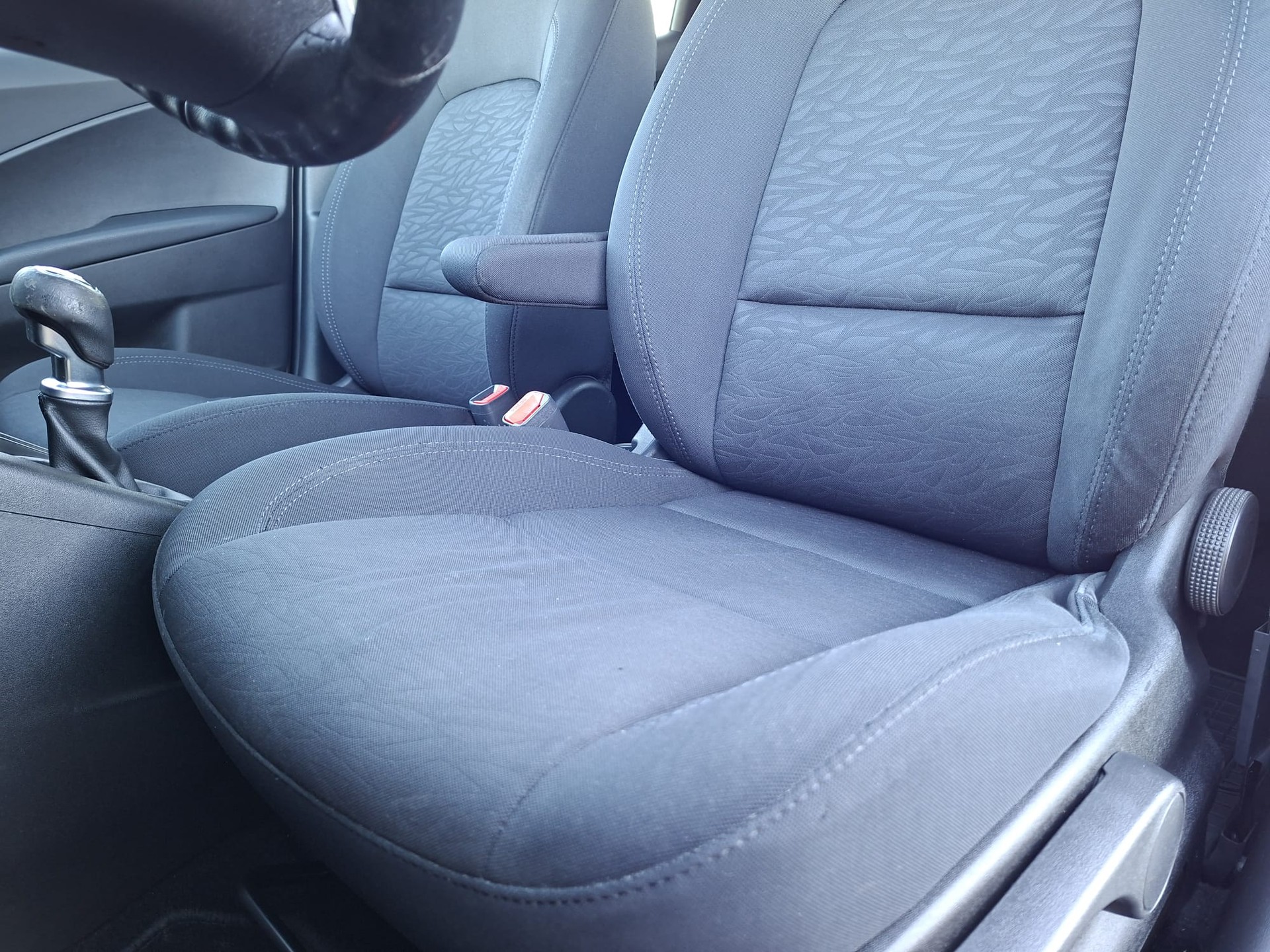HYUNDAI iX20 1.6 Premium-image-8