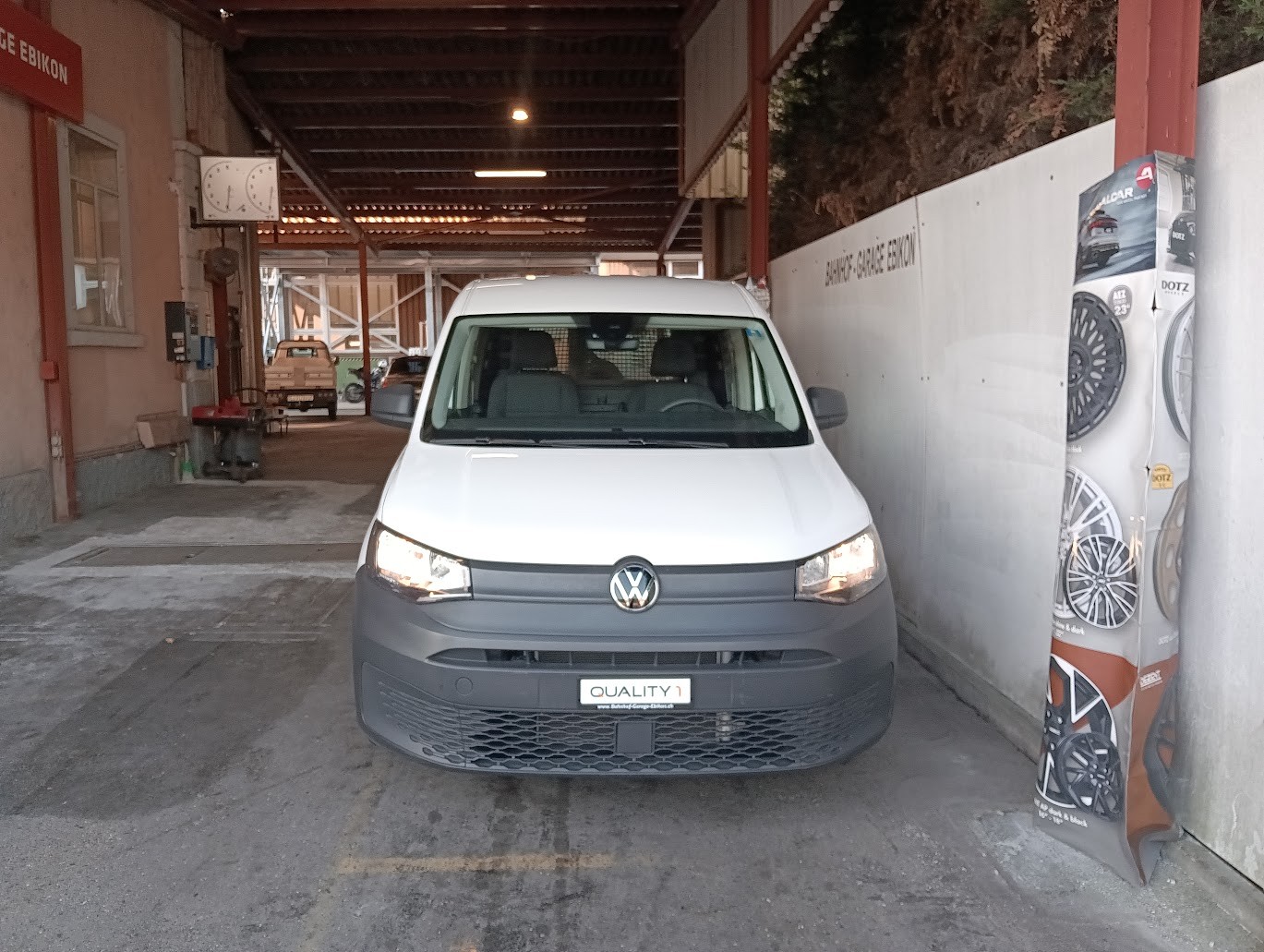 VW Caddy Cargo 1.5 TSI Entry-image-1