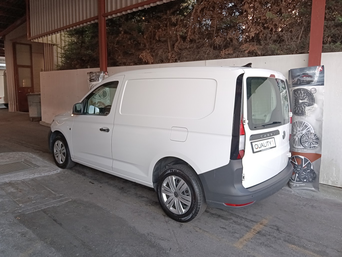 VW Caddy Cargo 1.5 TSI Entry-image-3