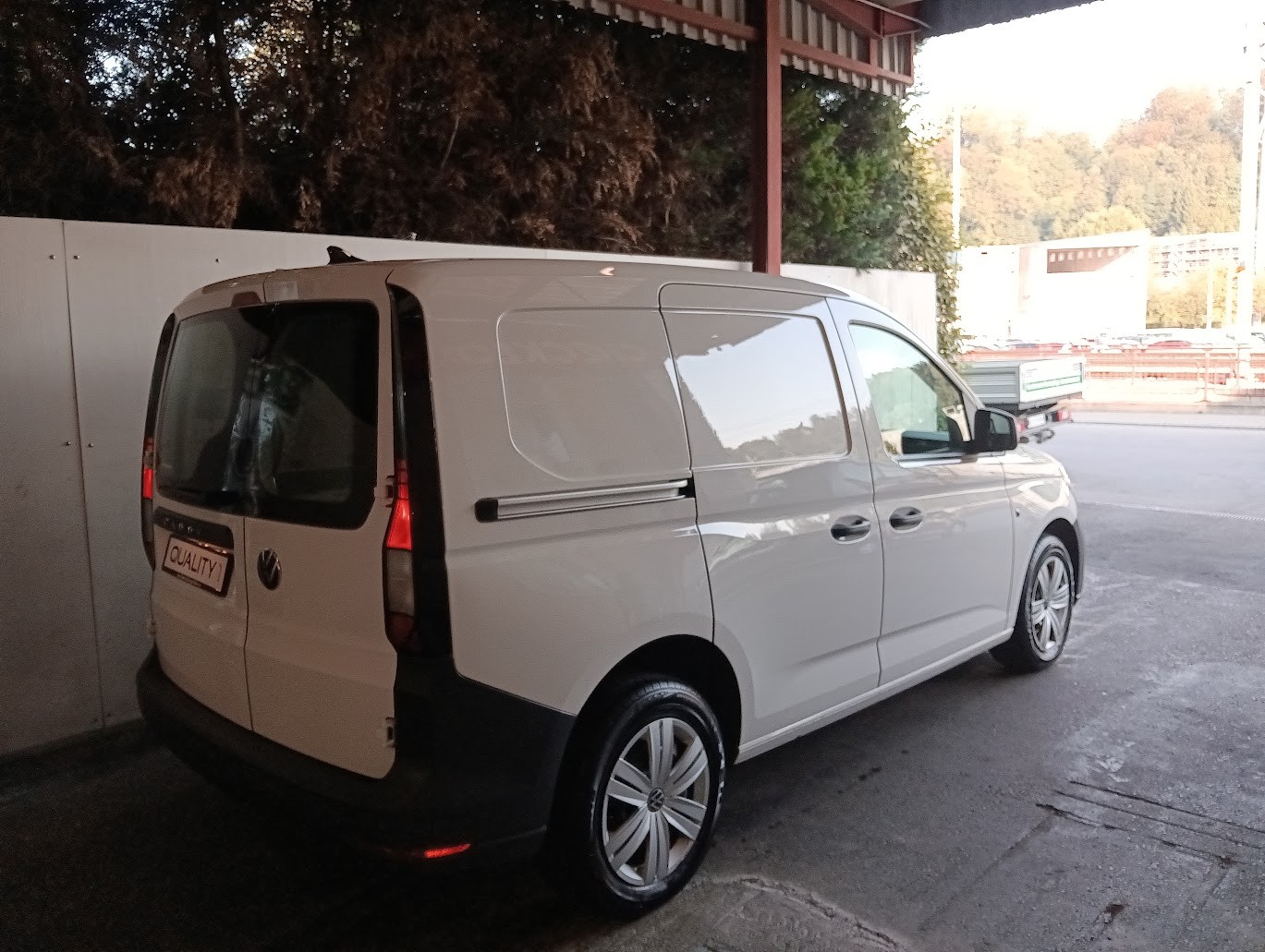 VW Caddy Cargo 1.5 TSI Entry-image-2