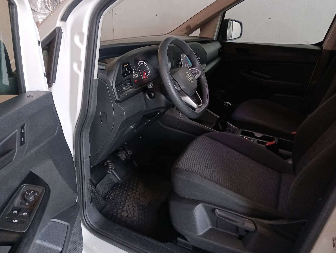 VW Caddy Cargo 1.5 TSI Entry-image-8