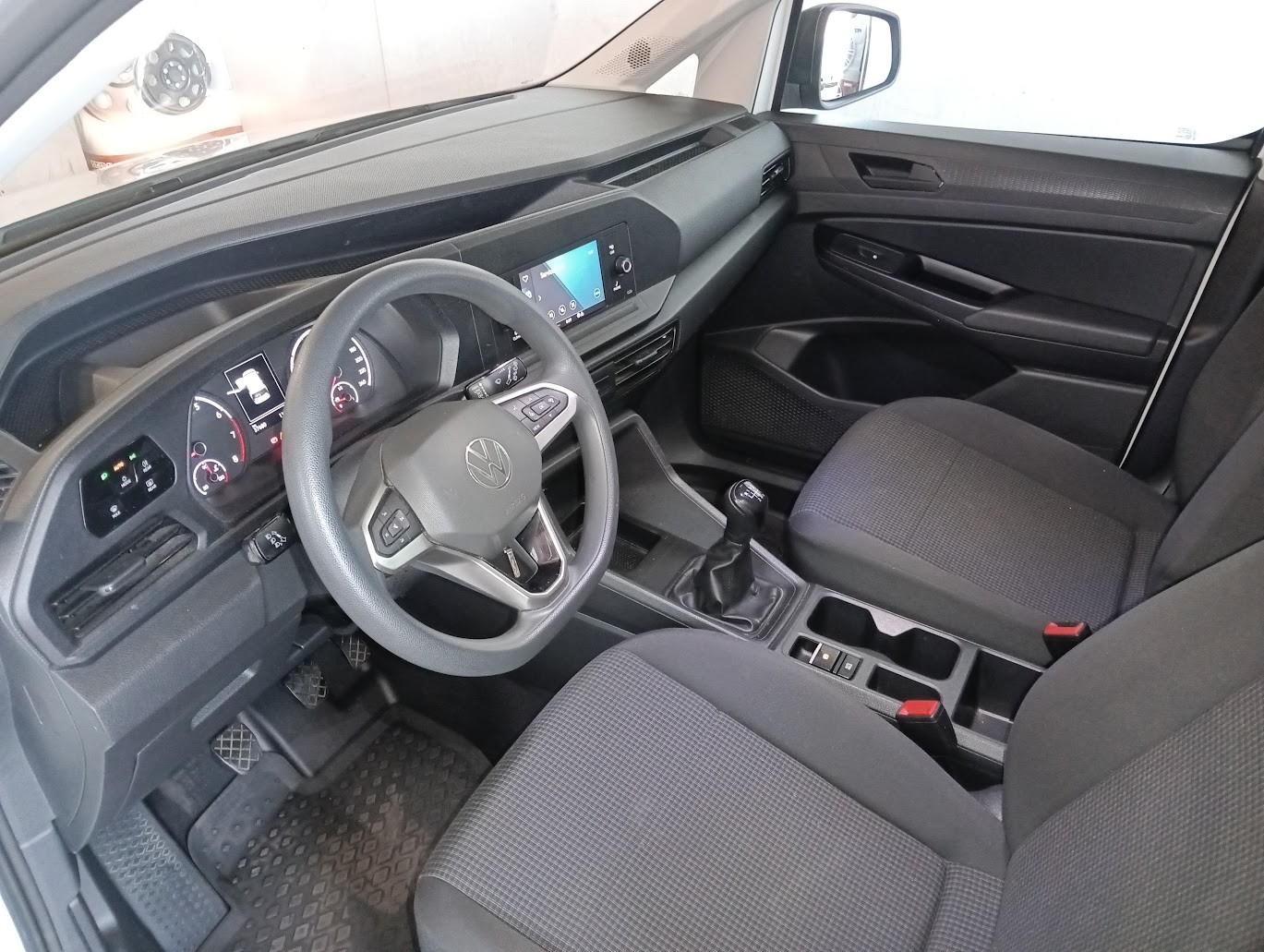 VW Caddy Cargo 1.5 TSI Entry-image-7