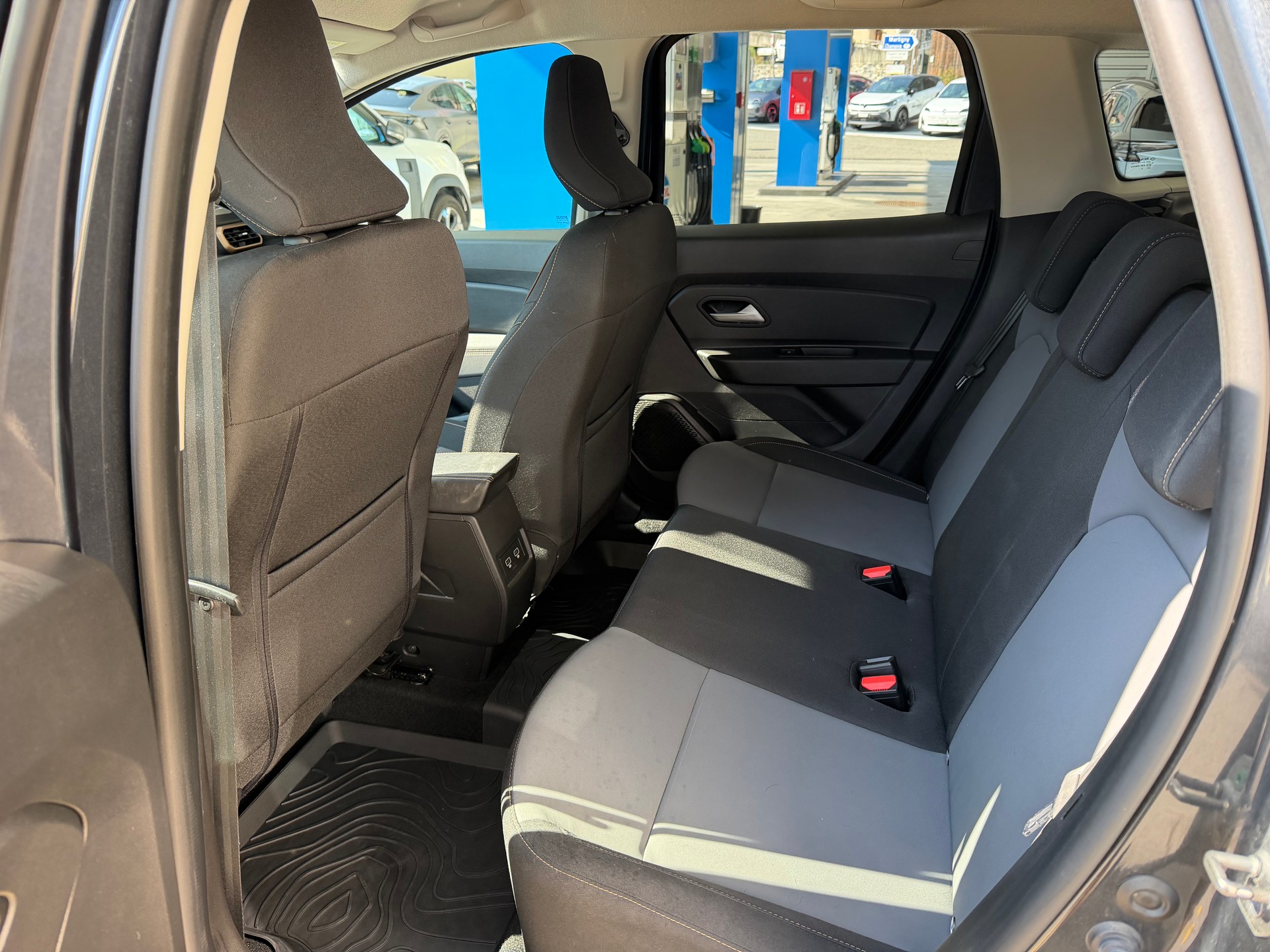 DACIA Duster TCe 150 Extreme EDC 4x2-image-5