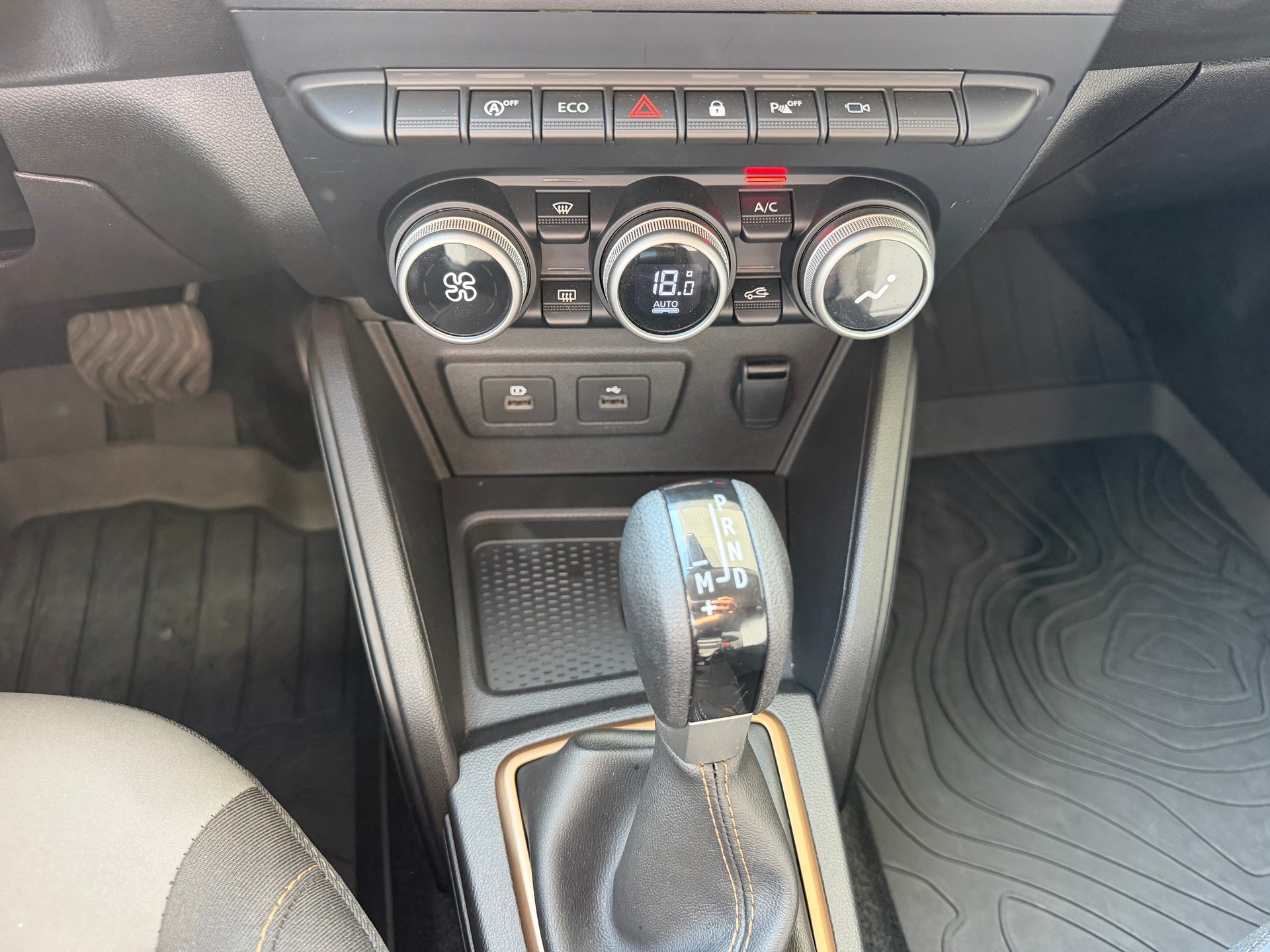 DACIA Duster TCe 150 Extreme EDC 4x2-image-14