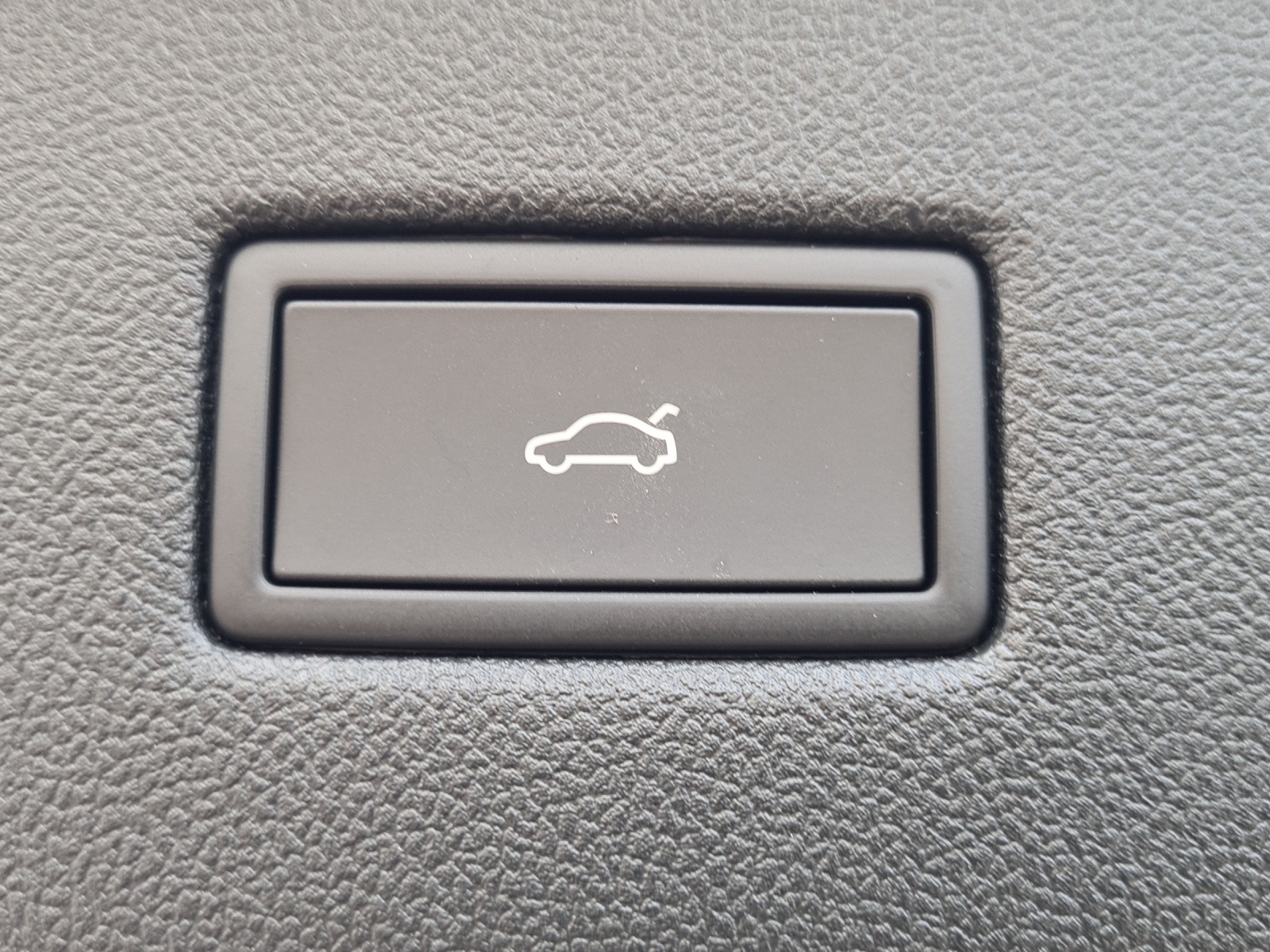 FORD Capri Extended Range (79 kWh) Premium AWD 4x4 AUTOMAT-image-17