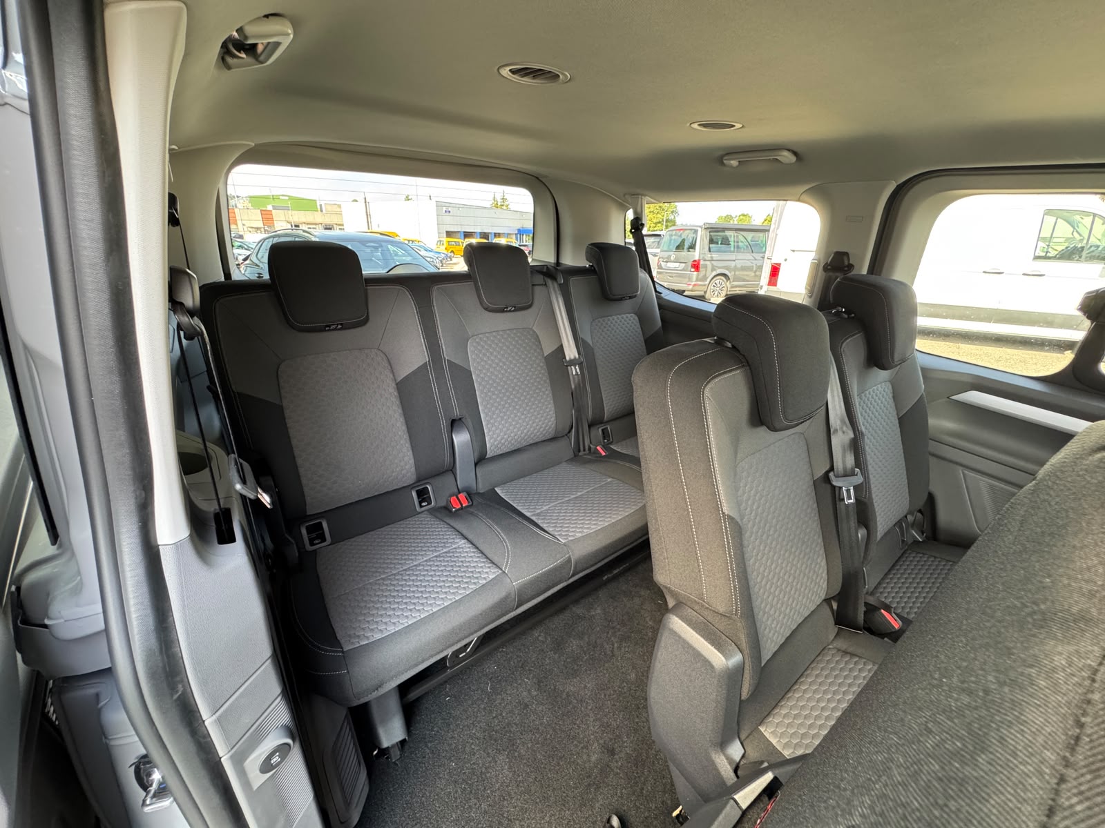 VW Caravelle 2.0 TDI Edition 170 PS Automat 8-Gang 4 Motion - 4x4-image-15
