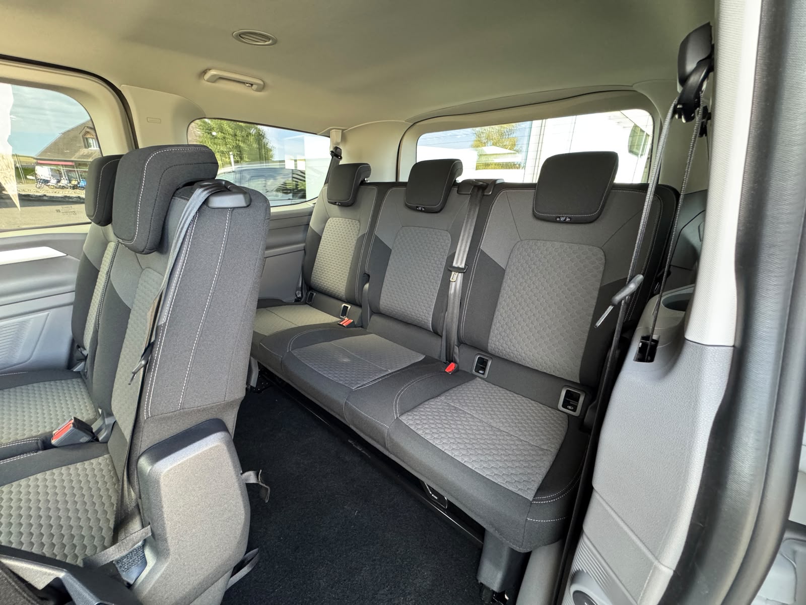 VW Caravelle 2.0 TDI Edition 170 PS Automat 8-Gang 4 Motion - 4x4-image-17