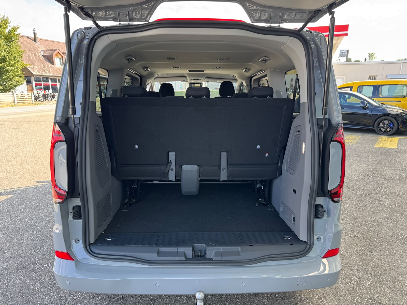VW Caravelle 2.0 TDI Edition 170 PS Automat 8-Gang 4 Motion - 4x4-image-5