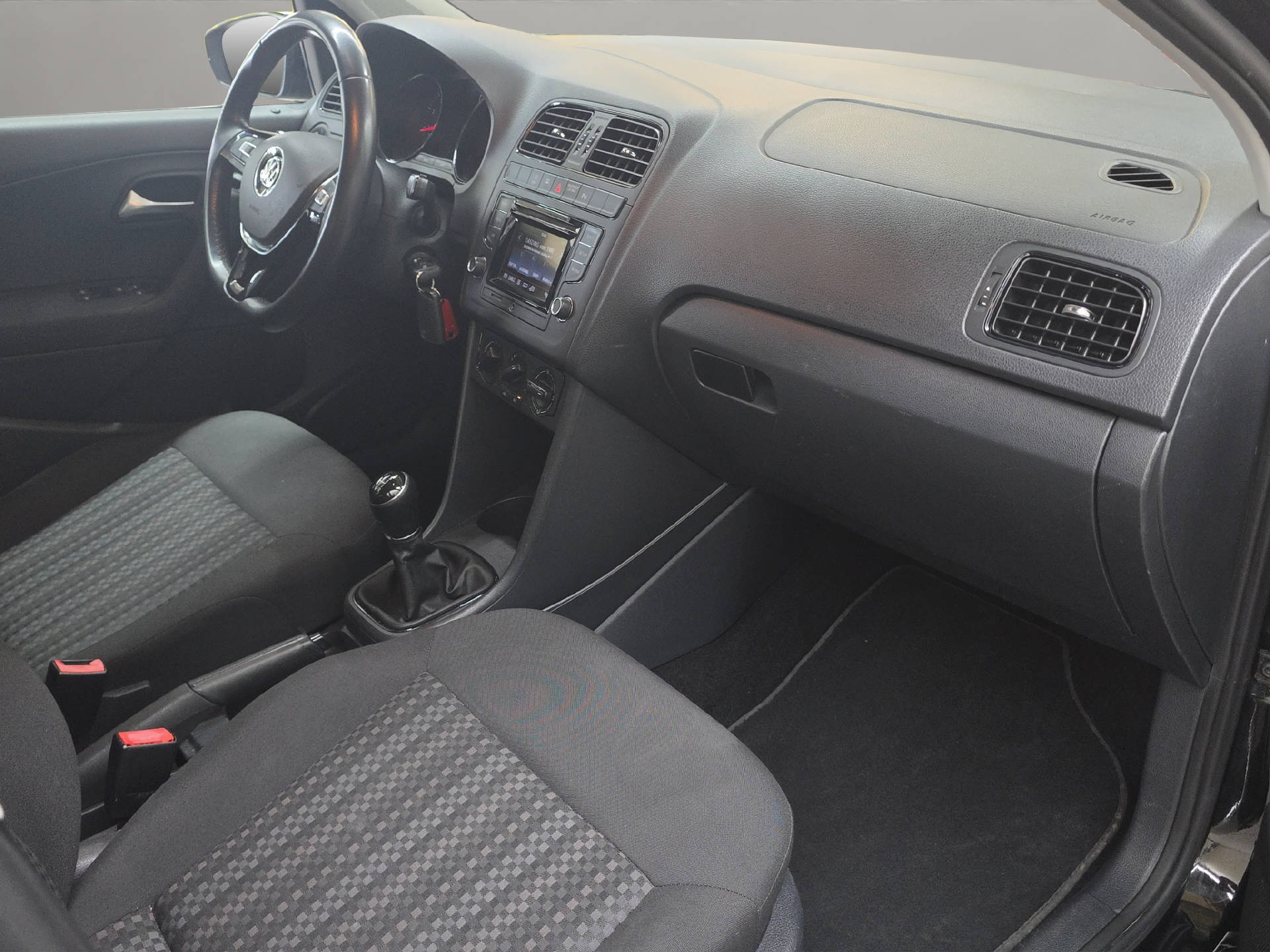 VW Polo 1.0 MPI 60 BlueMT Trendline-image-10
