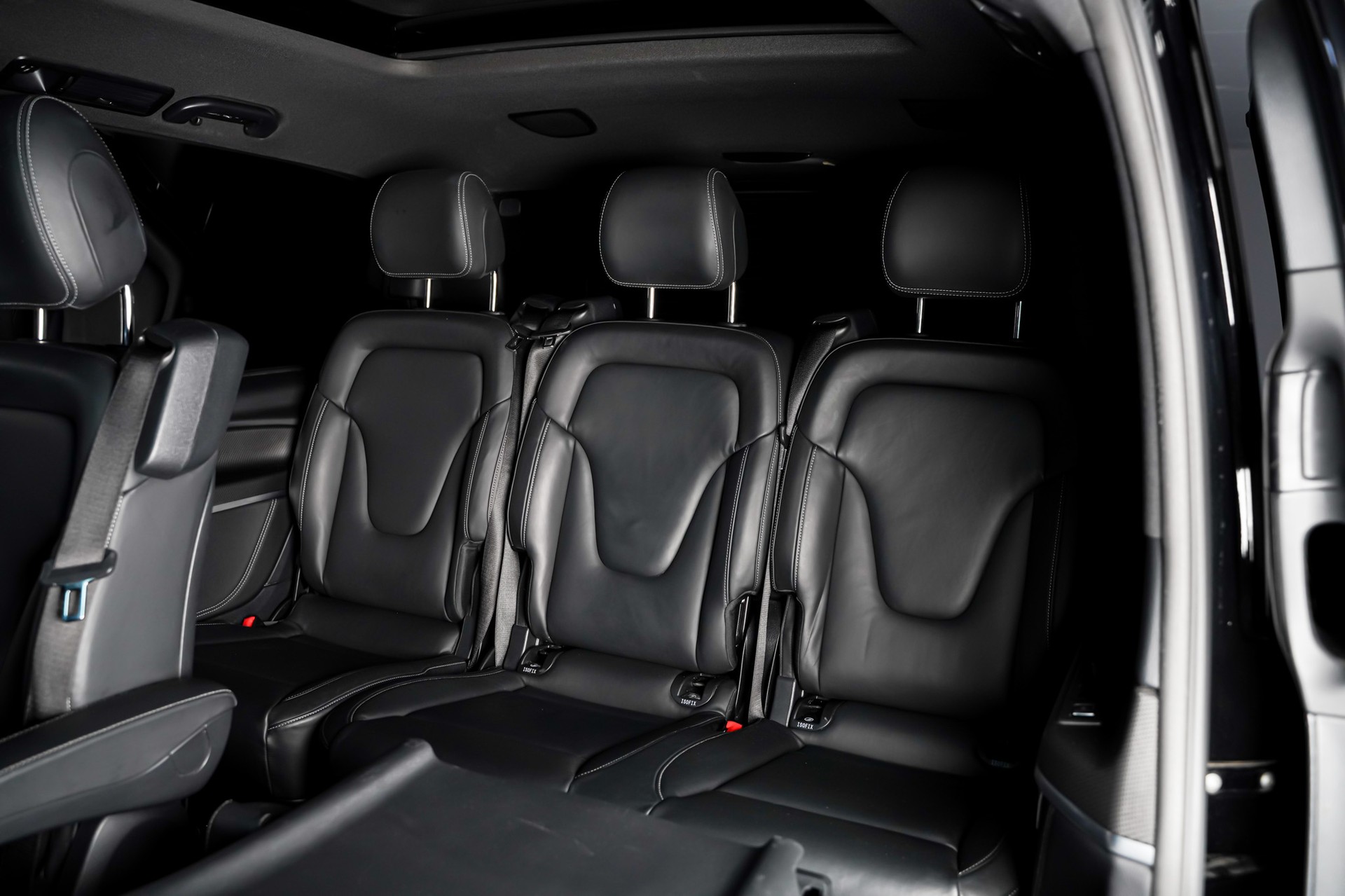 MERCEDES-BENZ V 250 d Swiss Edition lang AMG Line 4Matic 7G-Tronic-image-18