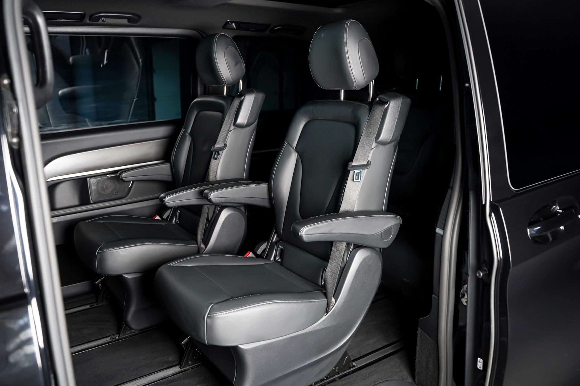 MERCEDES-BENZ V 250 d Swiss Edition lang AMG Line 4Matic 7G-Tronic-image-16