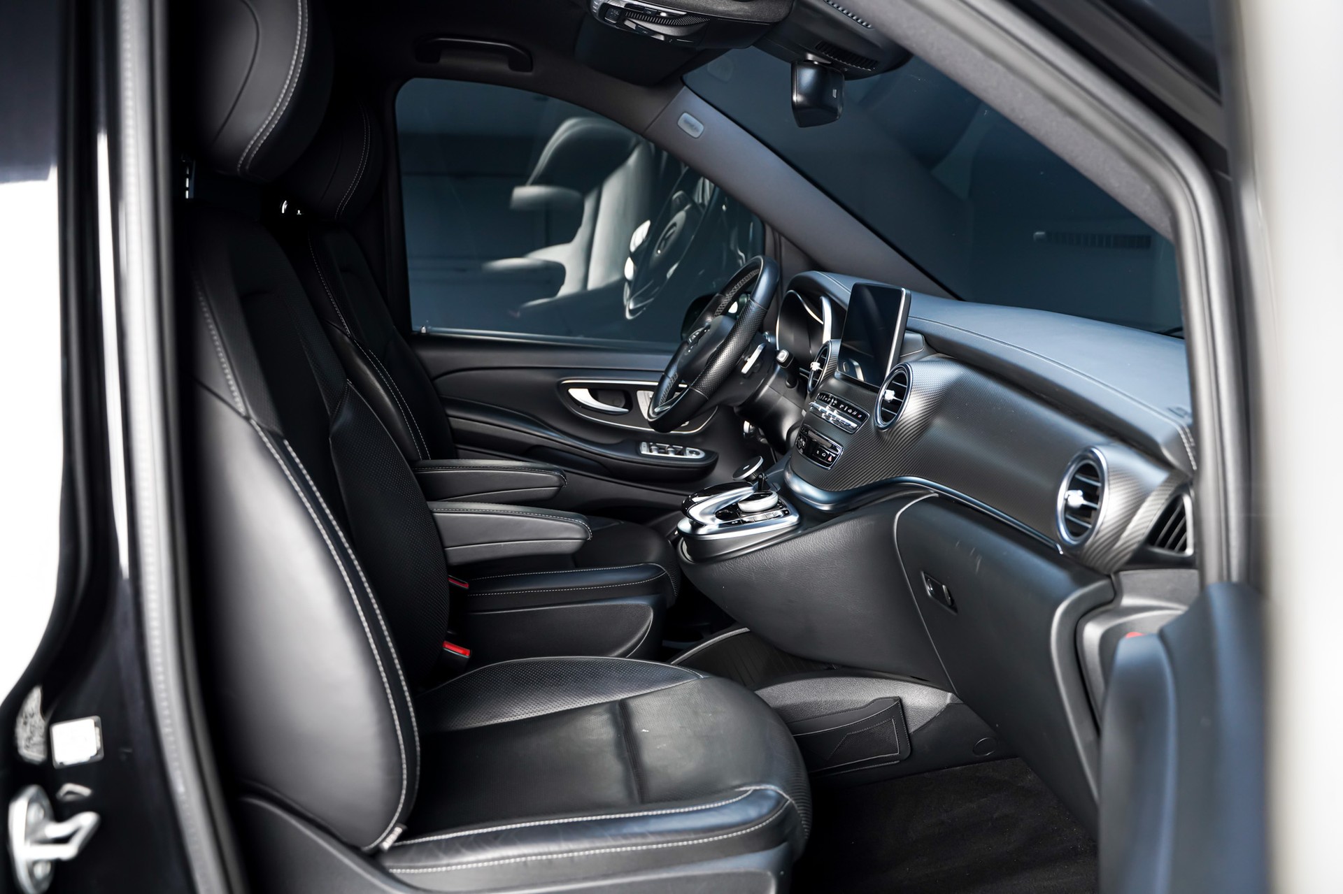 MERCEDES-BENZ V 250 d Swiss Edition lang AMG Line 4Matic 7G-Tronic-image-22