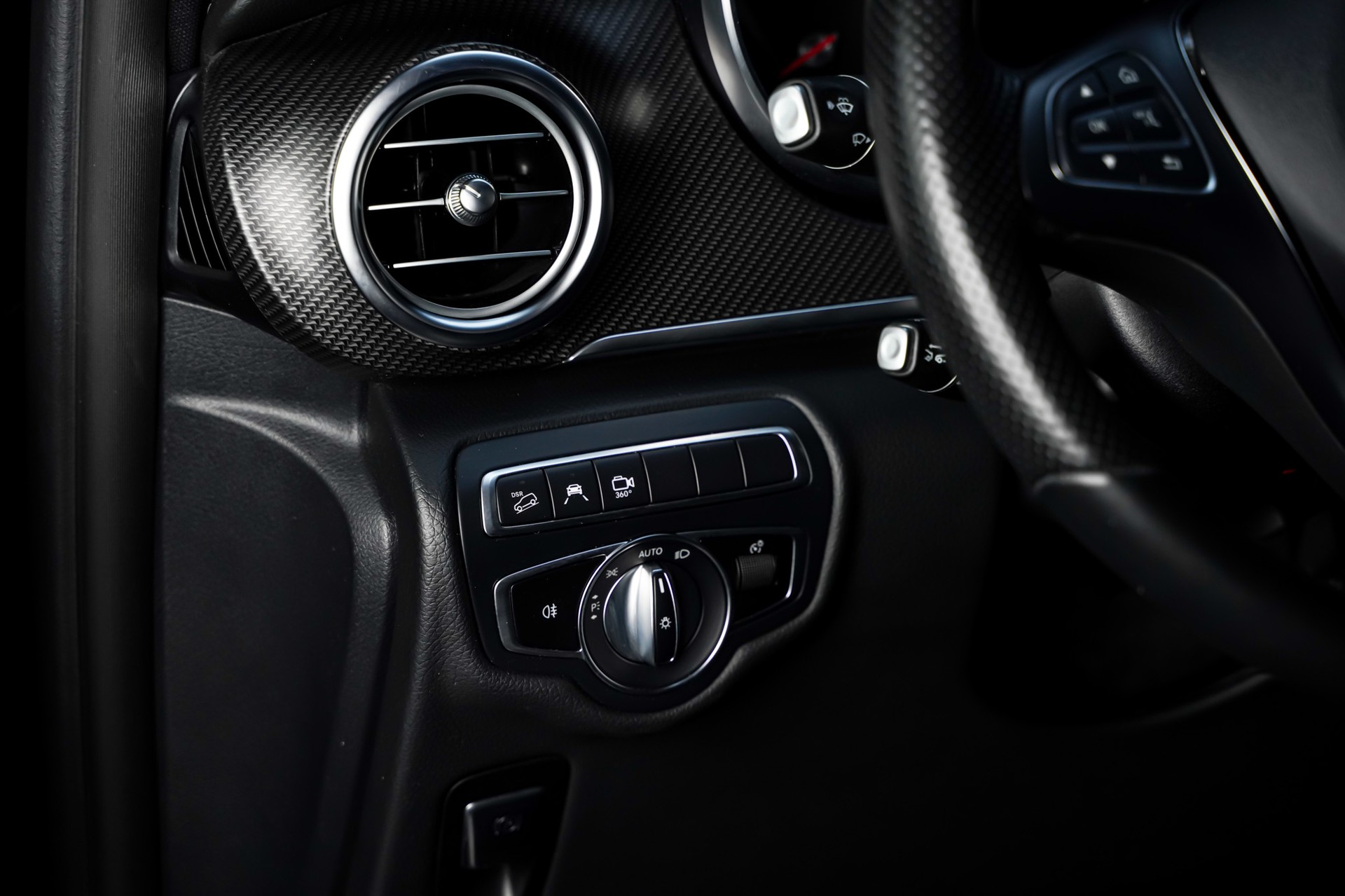 MERCEDES-BENZ V 250 d Swiss Edition lang AMG Line 4Matic 7G-Tronic-image-13