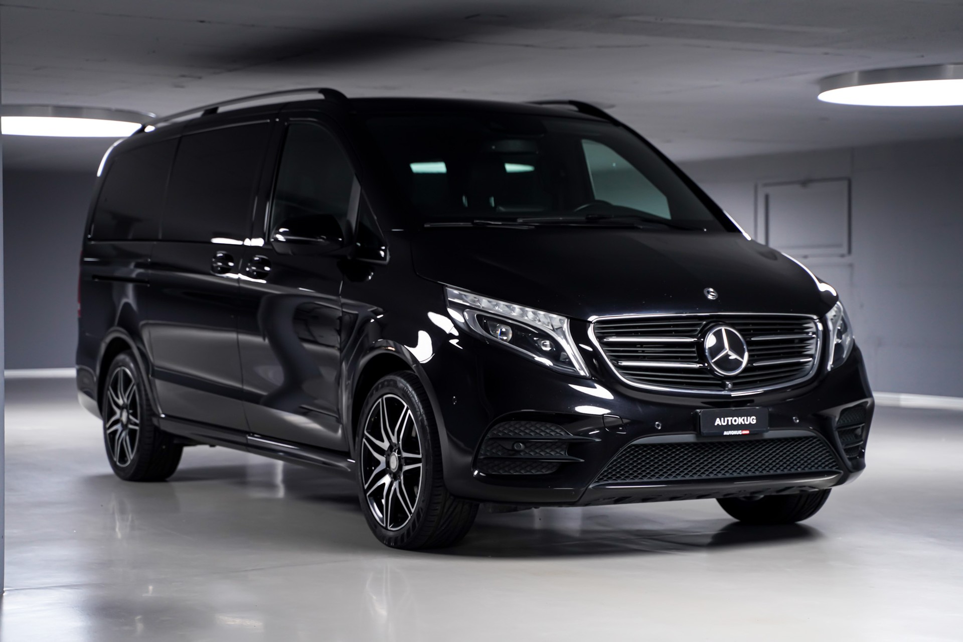 MERCEDES-BENZ V 250 d Swiss Edition lang AMG Line 4Matic 7G-Tronic-image-2