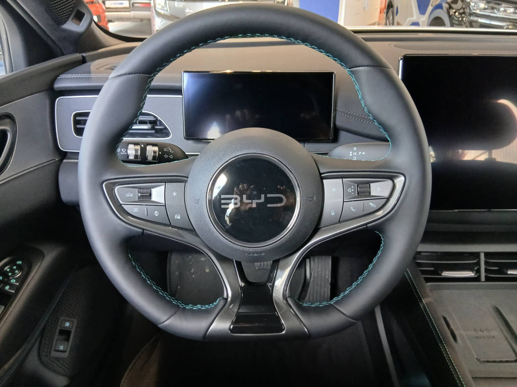 BYD Seal 6 DM-i Touring Comfort-image-12