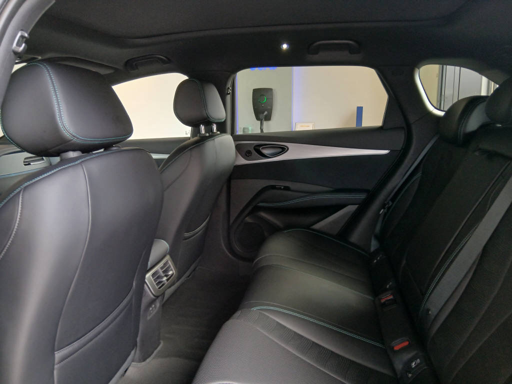 BYD Seal 6 DM-i Touring Comfort-image-11