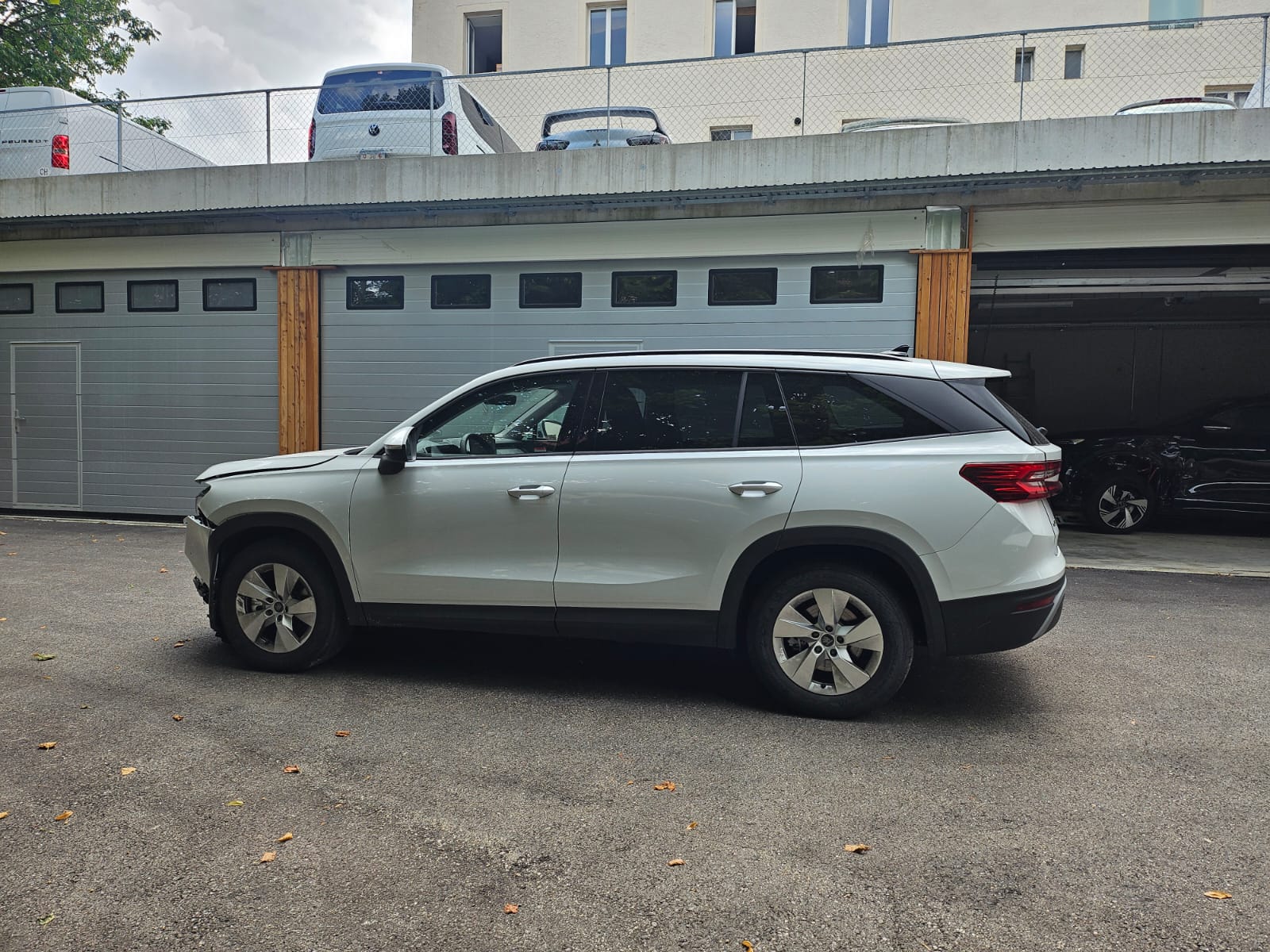 SKODA Kodiaq 2.0 TDI 7 SITZE 7 PLACES Selection 4x4 BESCHADIG ENDOMMAGE-image-4