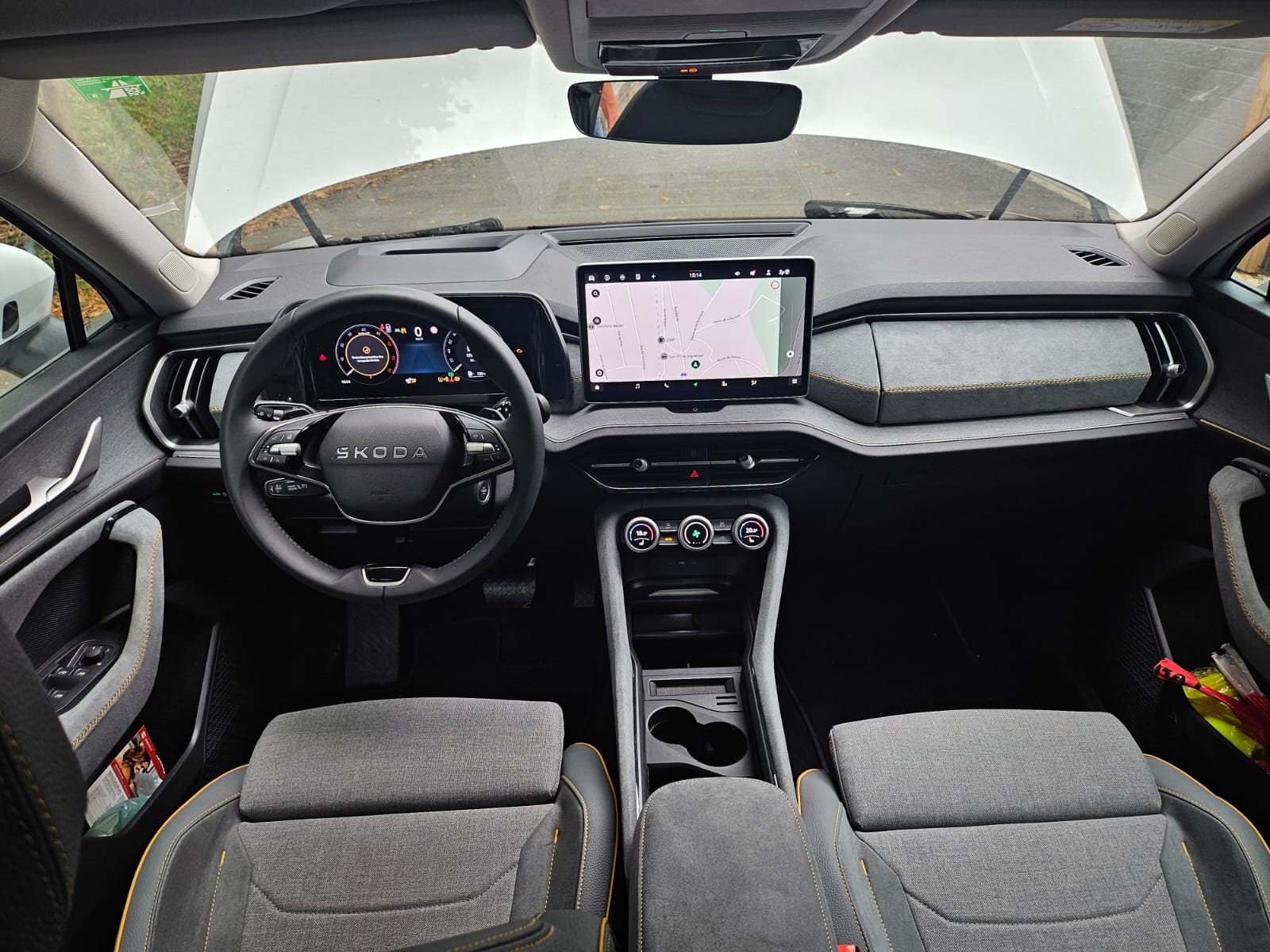 SKODA Kodiaq 2.0 TDI 7 SITZE 7 PLACES Selection 4x4 BESCHADIG ENDOMMAGE-image-2