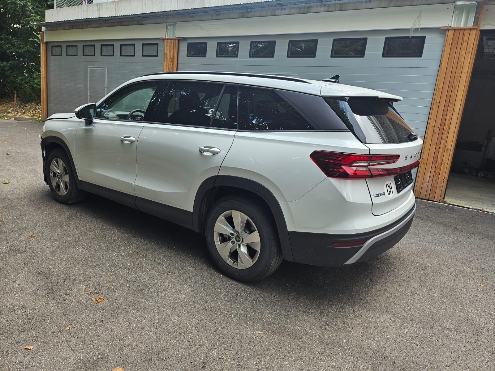 SKODA Kodiaq 2.0 TDI 7 SITZE 7 PLACES Selection 4x4 BESCHADIG ENDOMMAGE