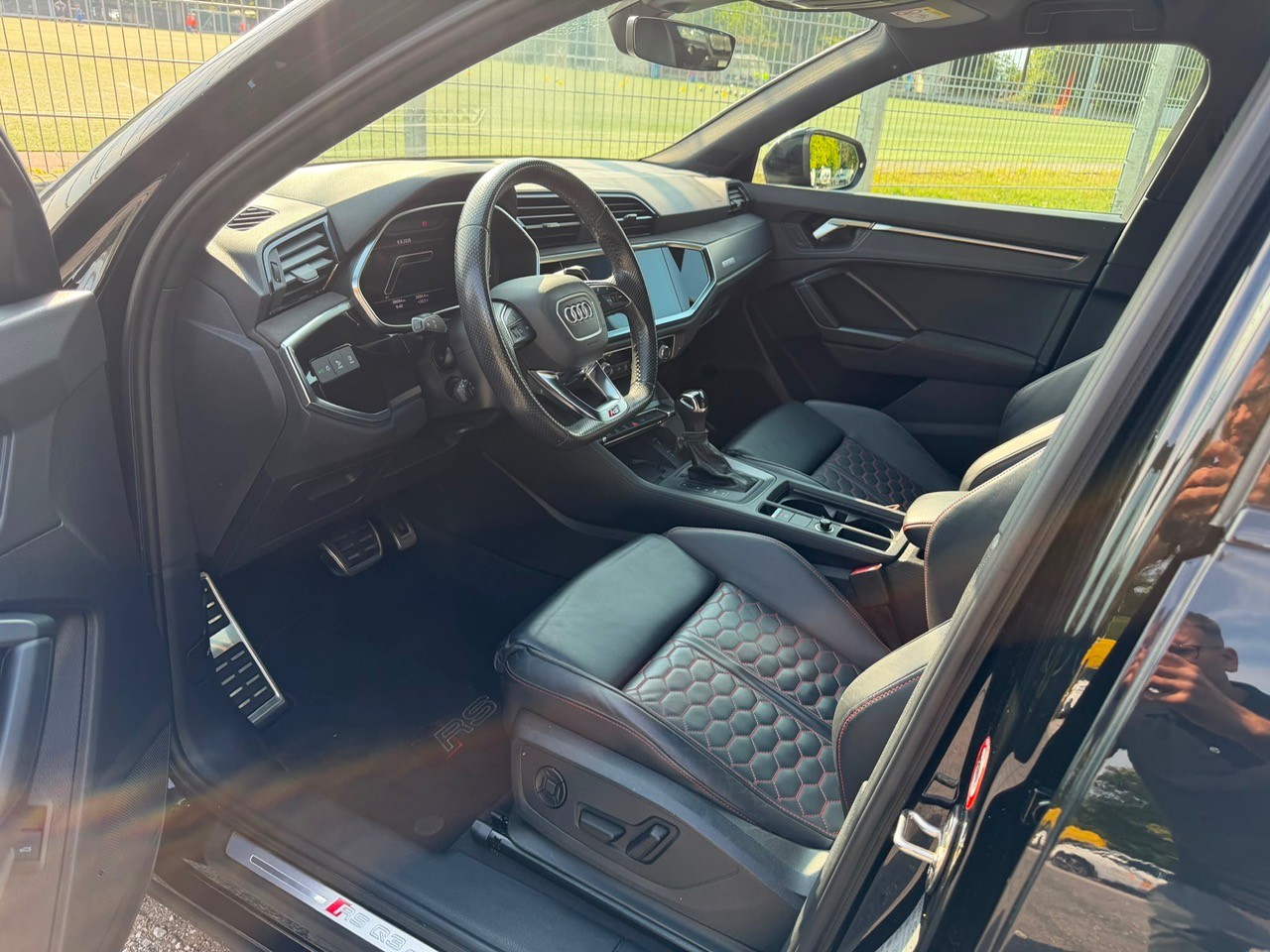 AUDI RS Q3 Sportback quattro S tronic-image-4