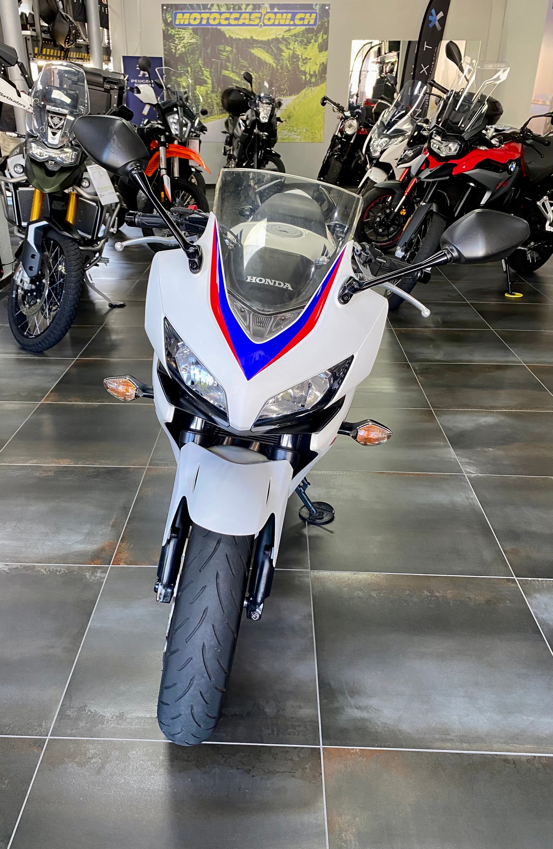 HONDA CBR 500 RA ABS-image-1