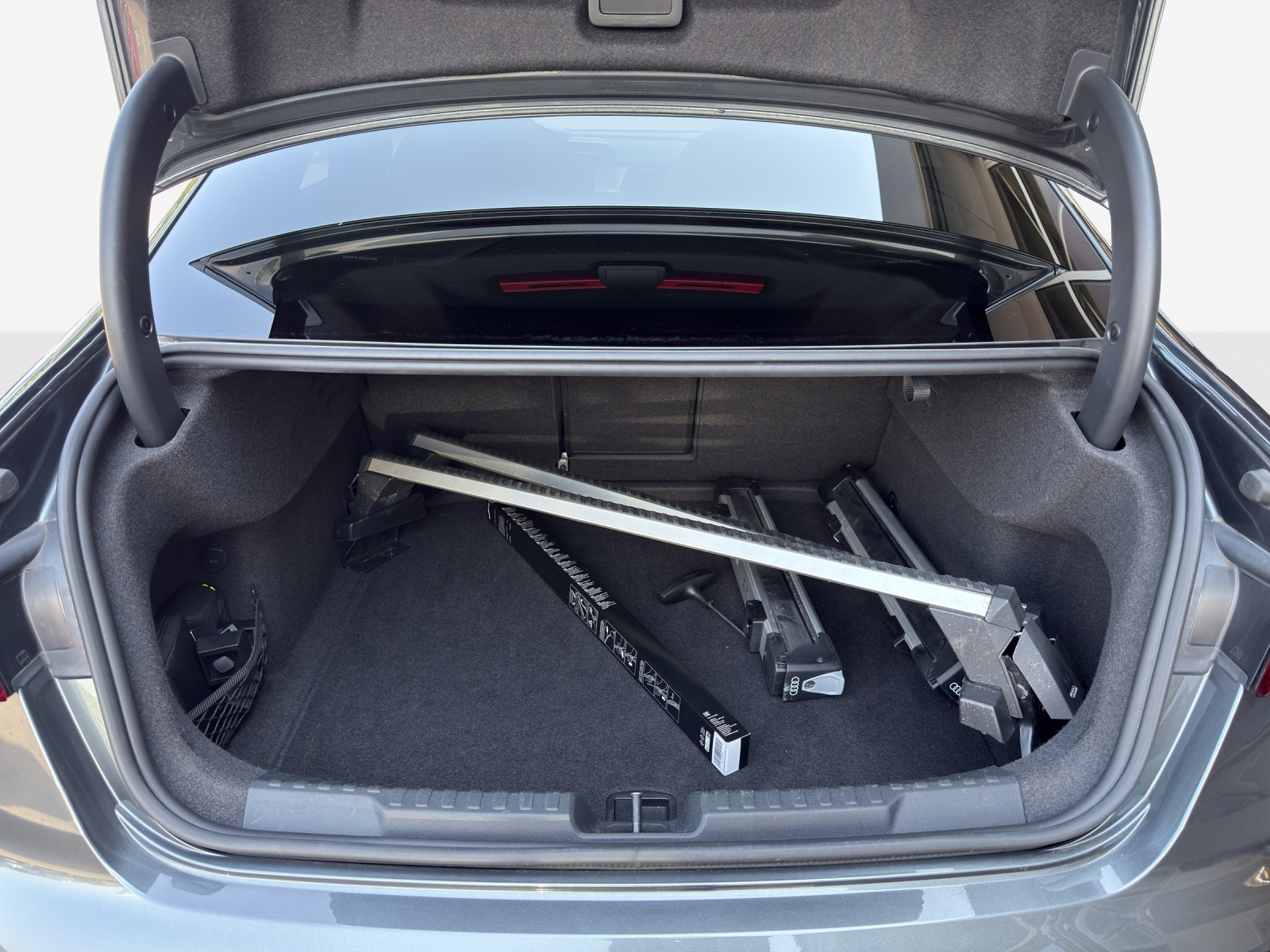 AUDI S3 Limousine 2.0 TFSI quattro S-tronic-image-12