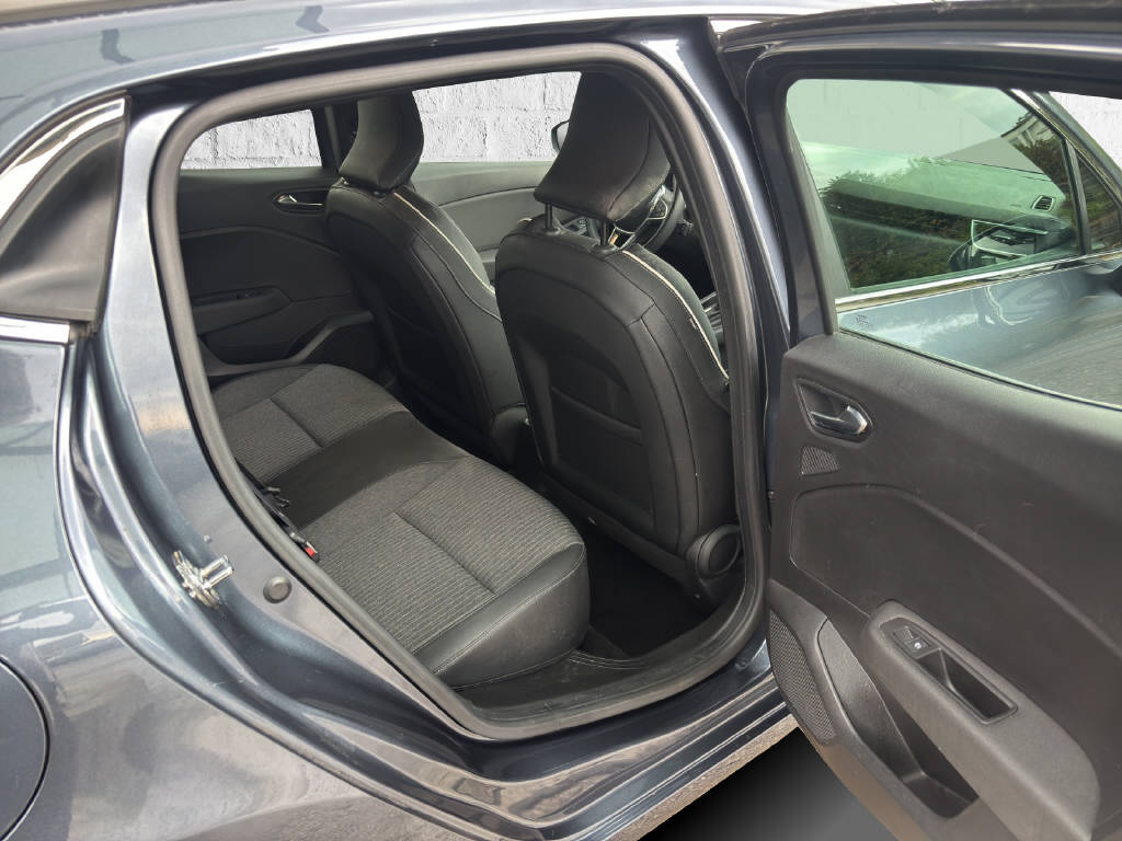 RENAULT Clio INTENS E-TECH 140-image-10
