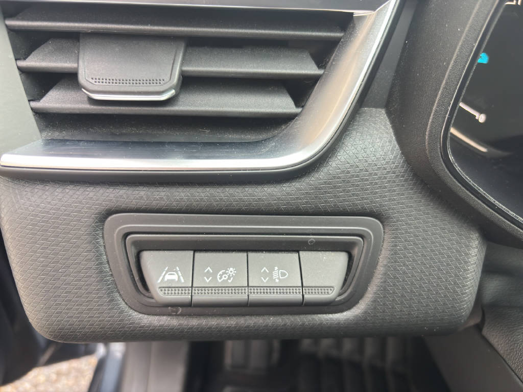 RENAULT Clio INTENS E-TECH 140-image-12