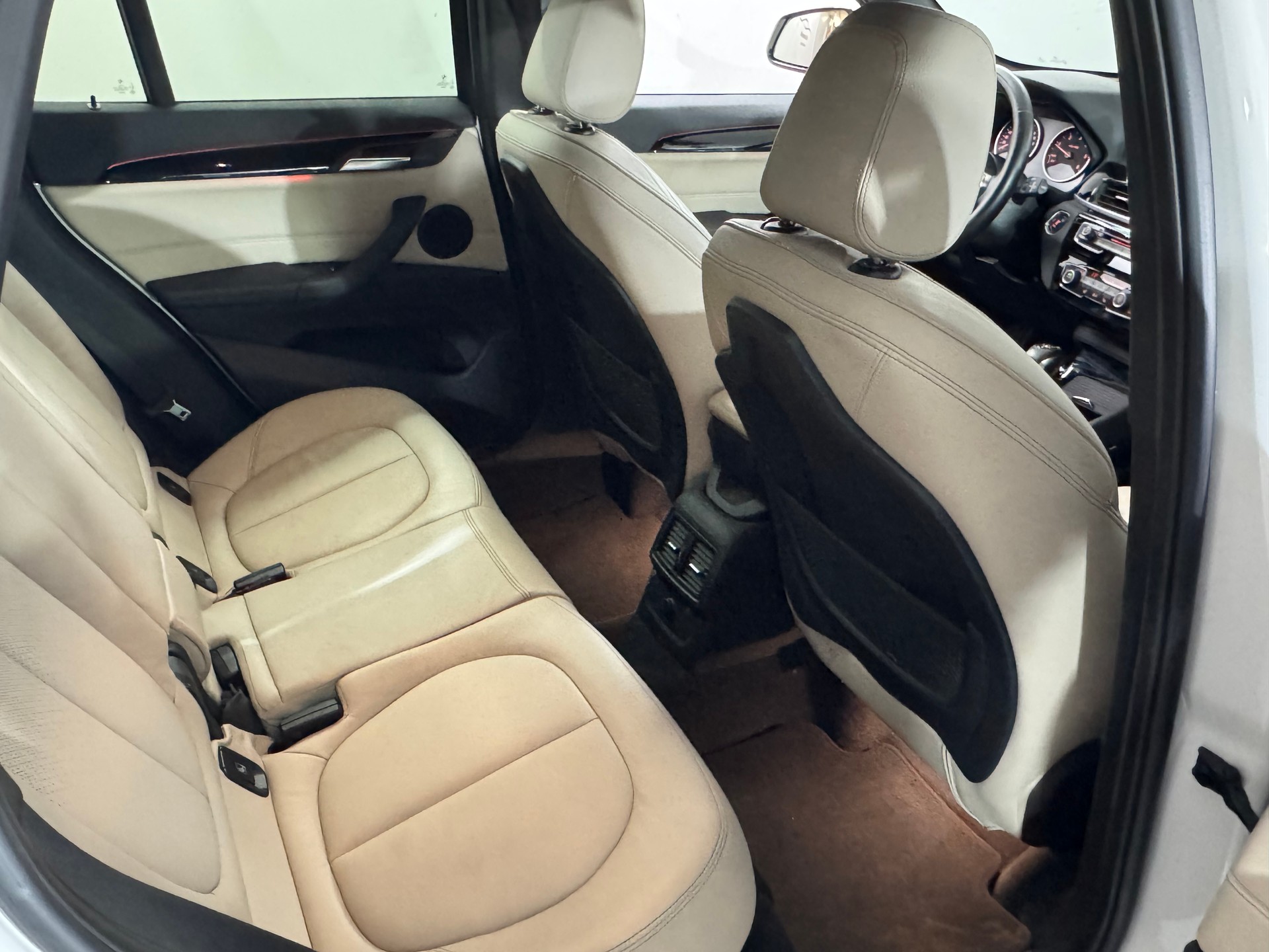 BMW X1 xDrive 25d M Sport Steptronic-image-11