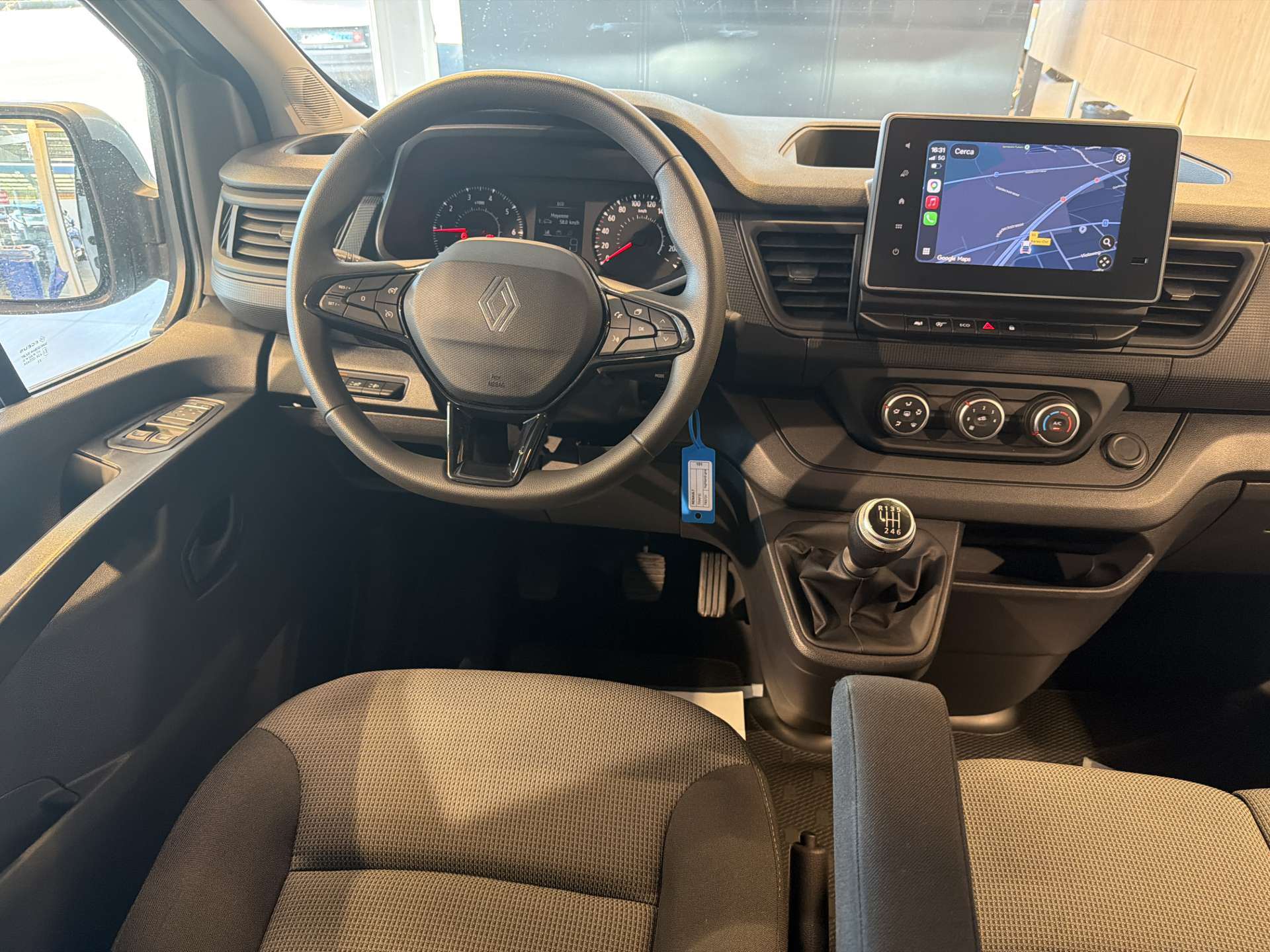 RENAULT Trafic Blue dCi 150 9-Plätzer Passenger Techno-image-4