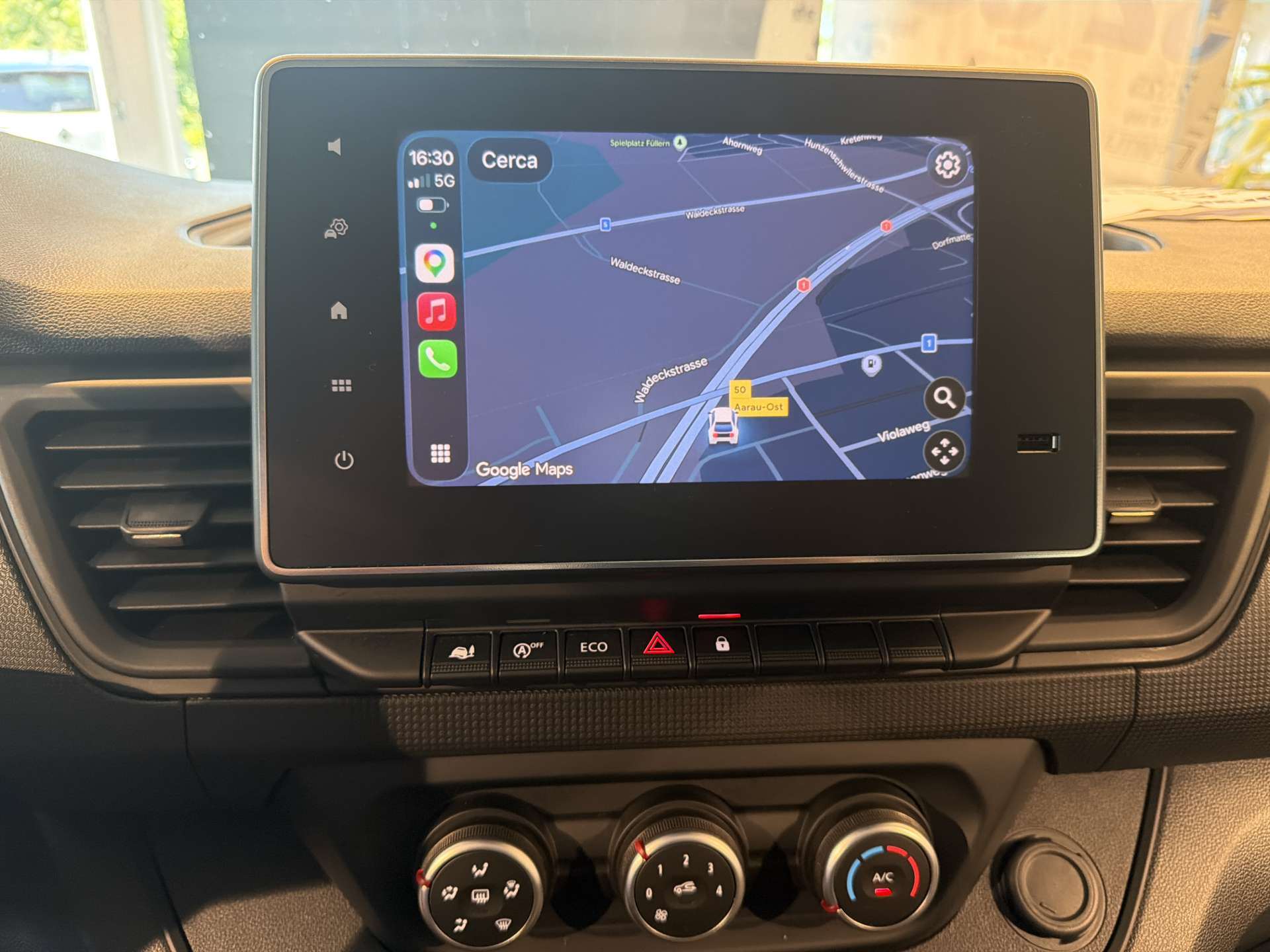 RENAULT Trafic Blue dCi 150 9-Plätzer Passenger Techno-showroom-element-1
