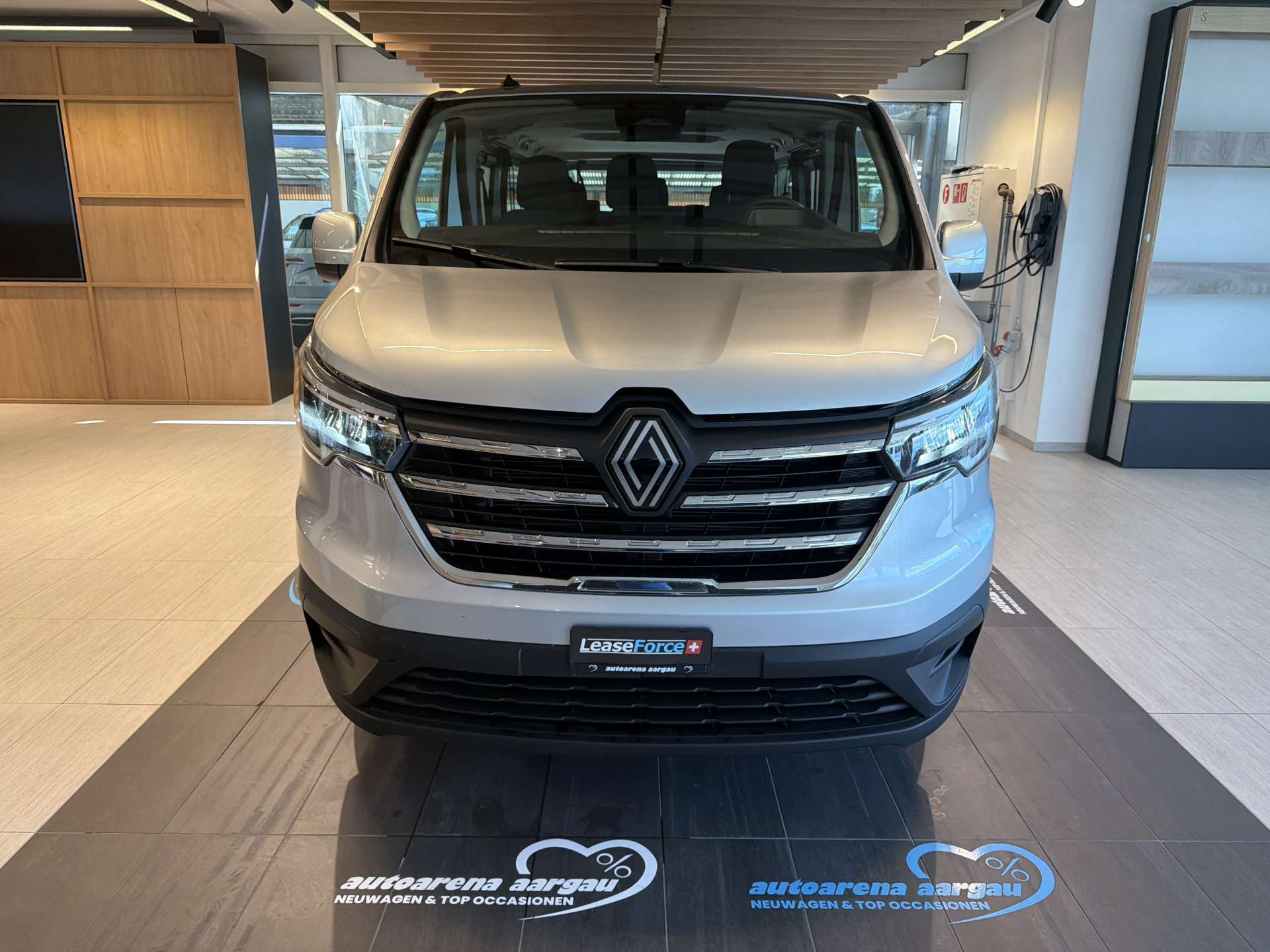 RENAULT Trafic Blue dCi 150 9-Plätzer Passenger Techno-image-10