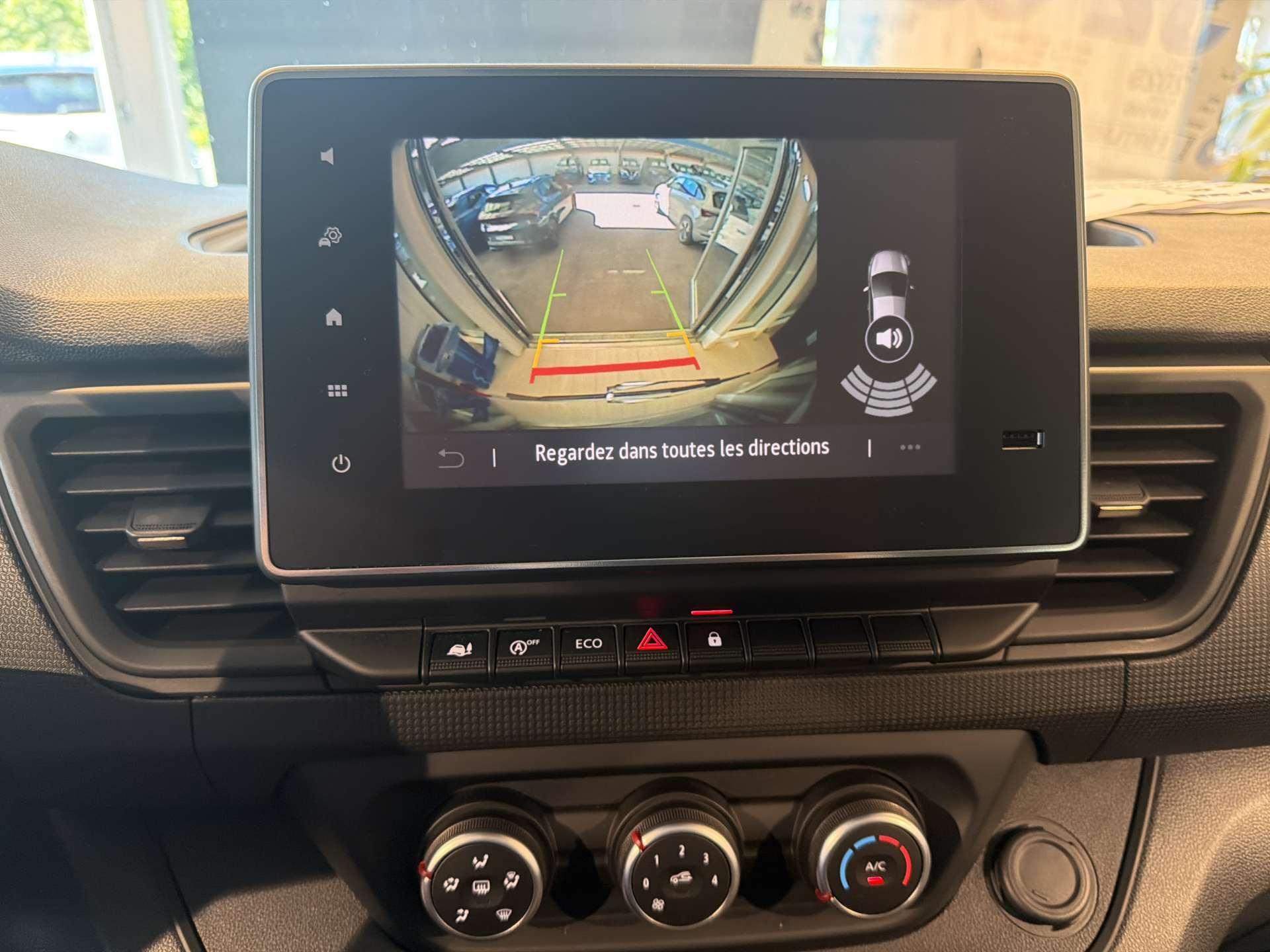 RENAULT Trafic Blue dCi 150 9-Plätzer Passenger Techno-image-9