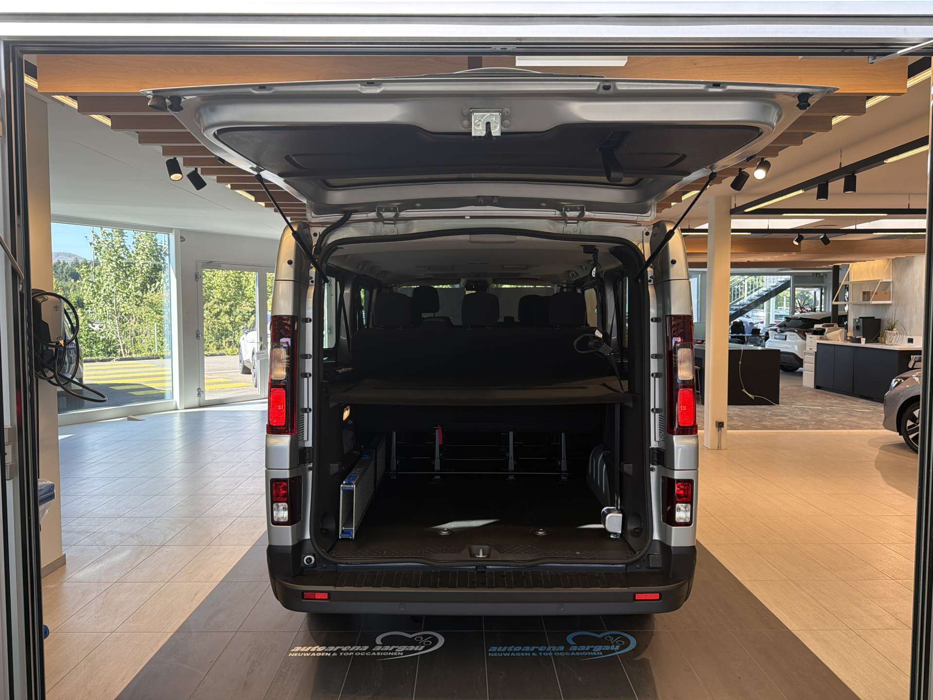 RENAULT Trafic Blue dCi 150 9-Plätzer Passenger Techno-image-7