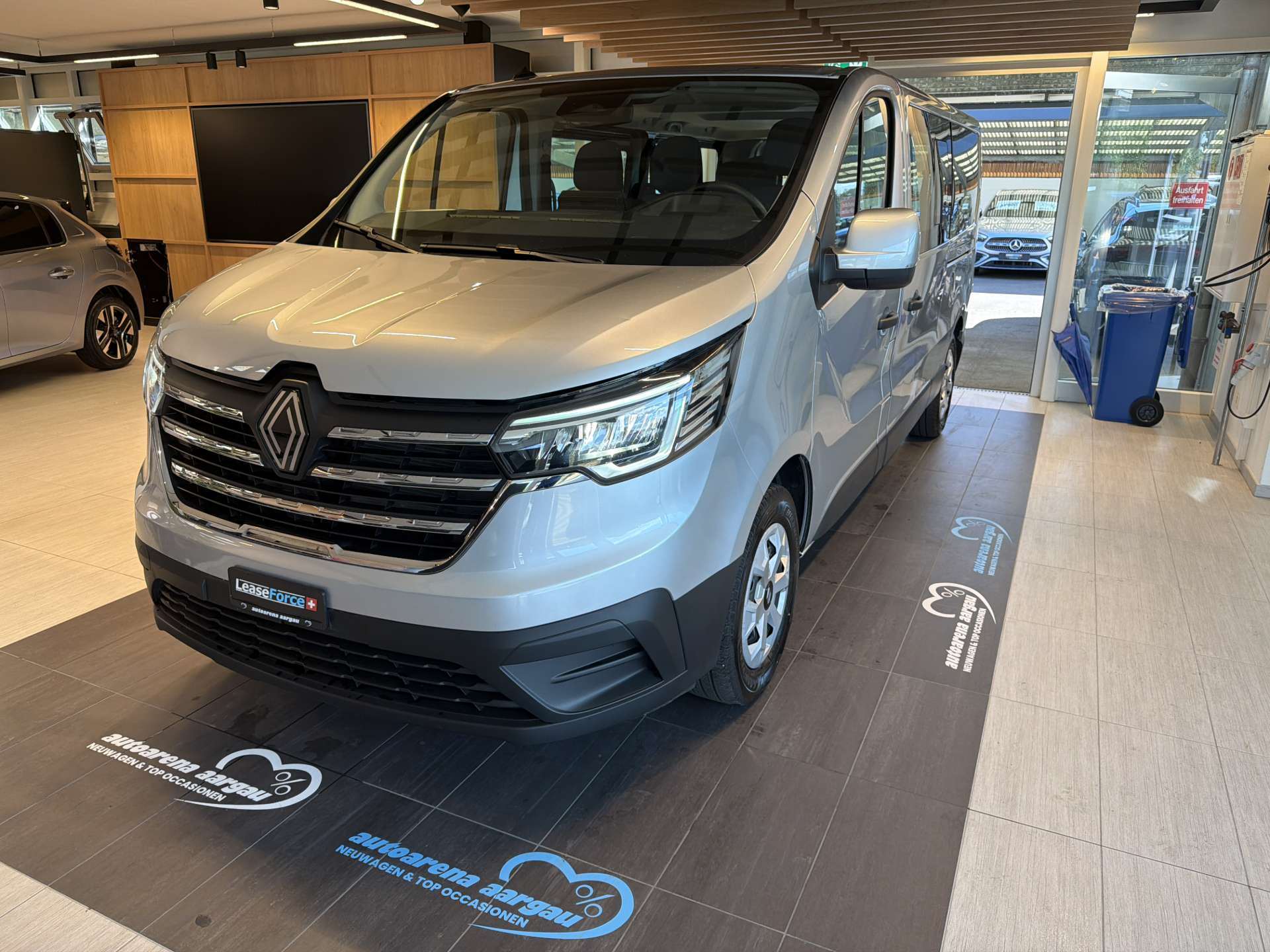 RENAULT Trafic Blue dCi 150 9-Plätzer Passenger Techno