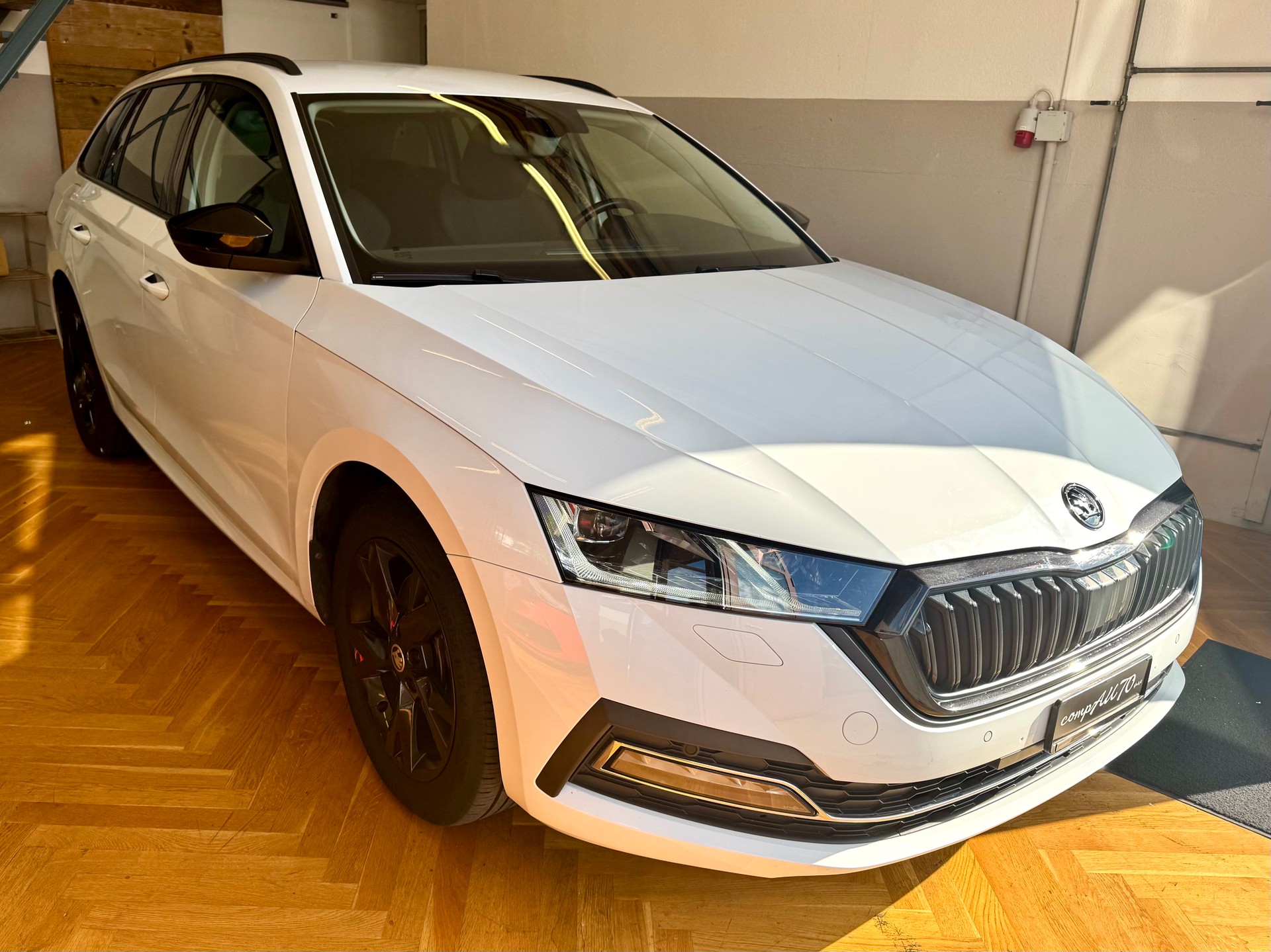 SKODA Octavia Combi 1.4 TSI PHEV DSG-showroom-element-1