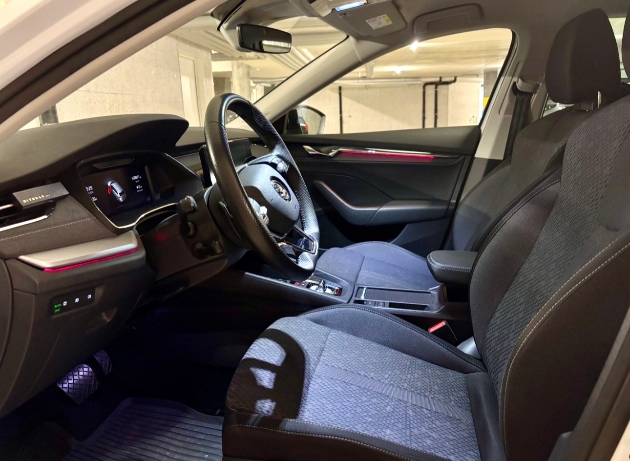 SKODA Octavia Combi 1.4 TSI PHEV DSG-image-1