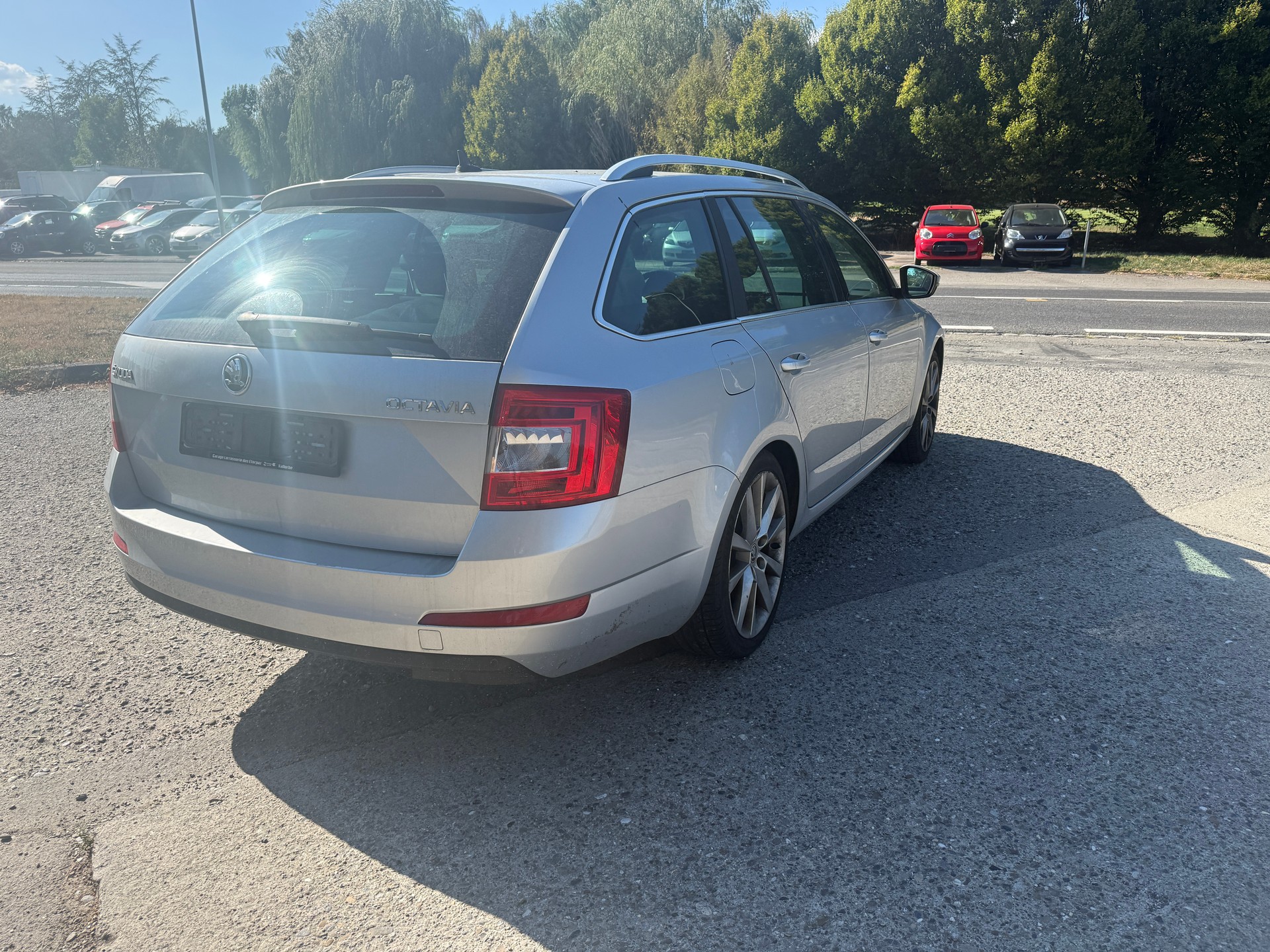 SKODA Octavia Combi 1.8 TSI Elegance-image-3