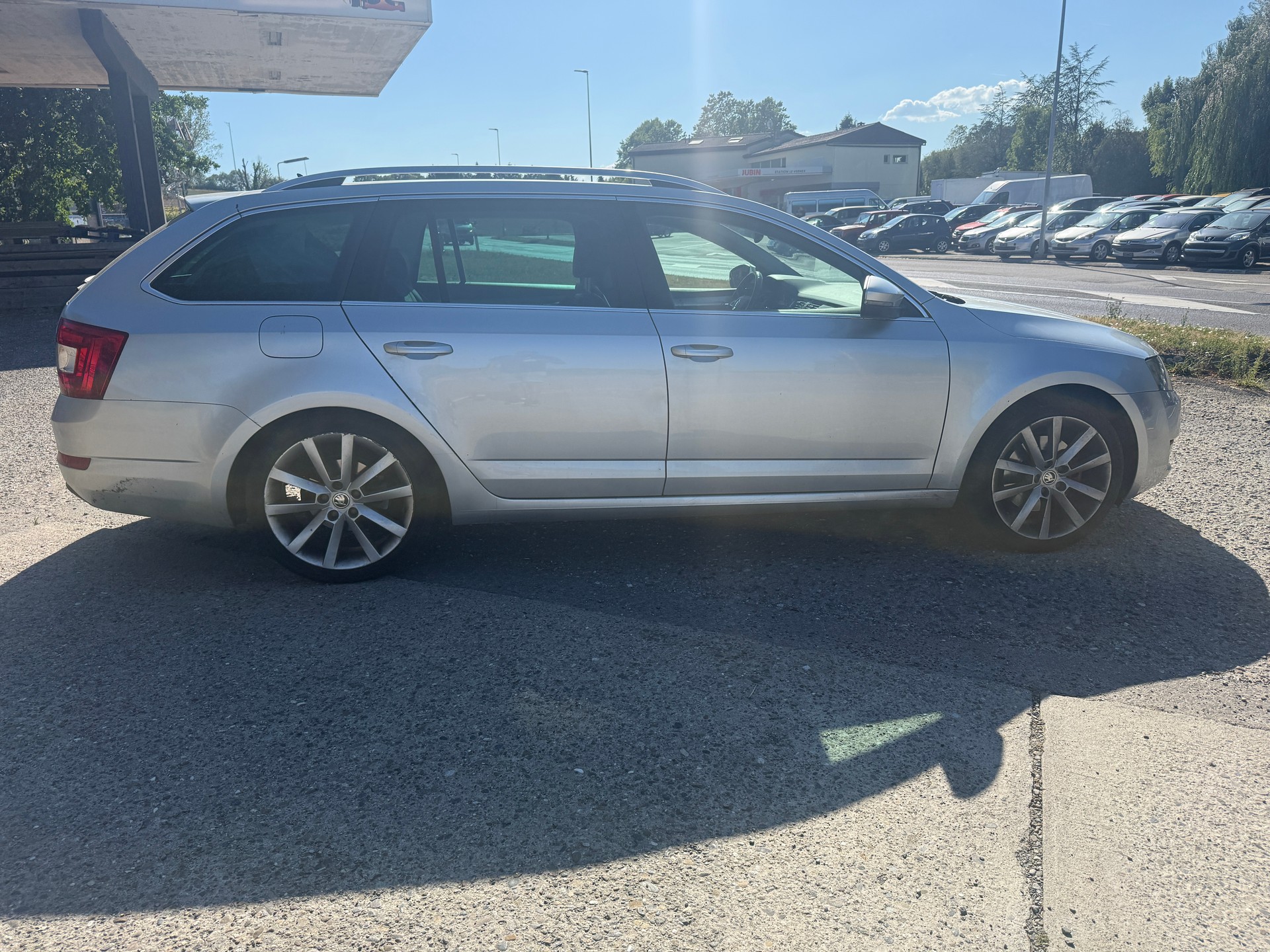 SKODA Octavia Combi 1.8 TSI Elegance-image-6